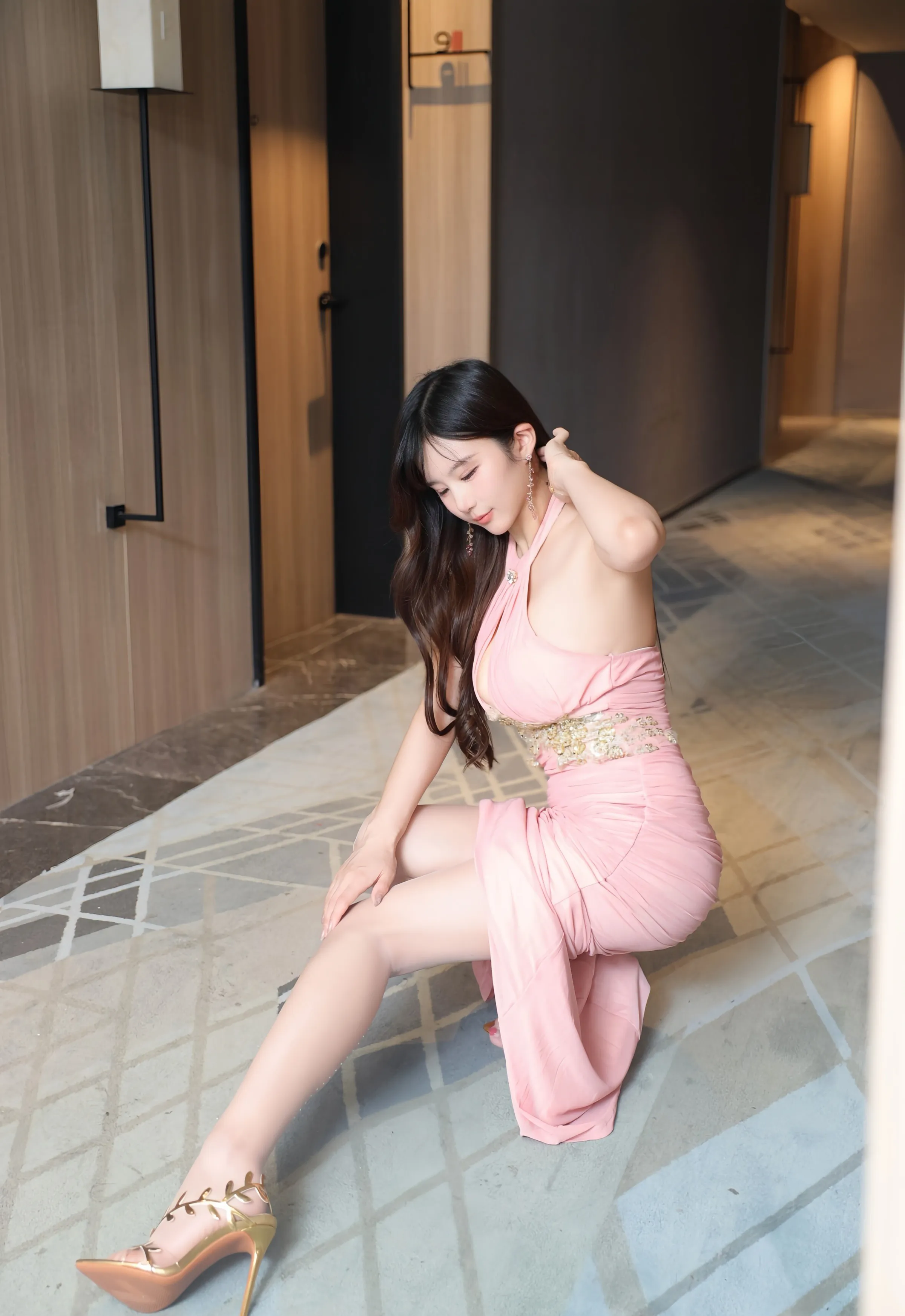 [XiuRen秀人网] 2025.09.19 No.10786 小肉肉咪 粉色长裙 性感写真 [62+1P]