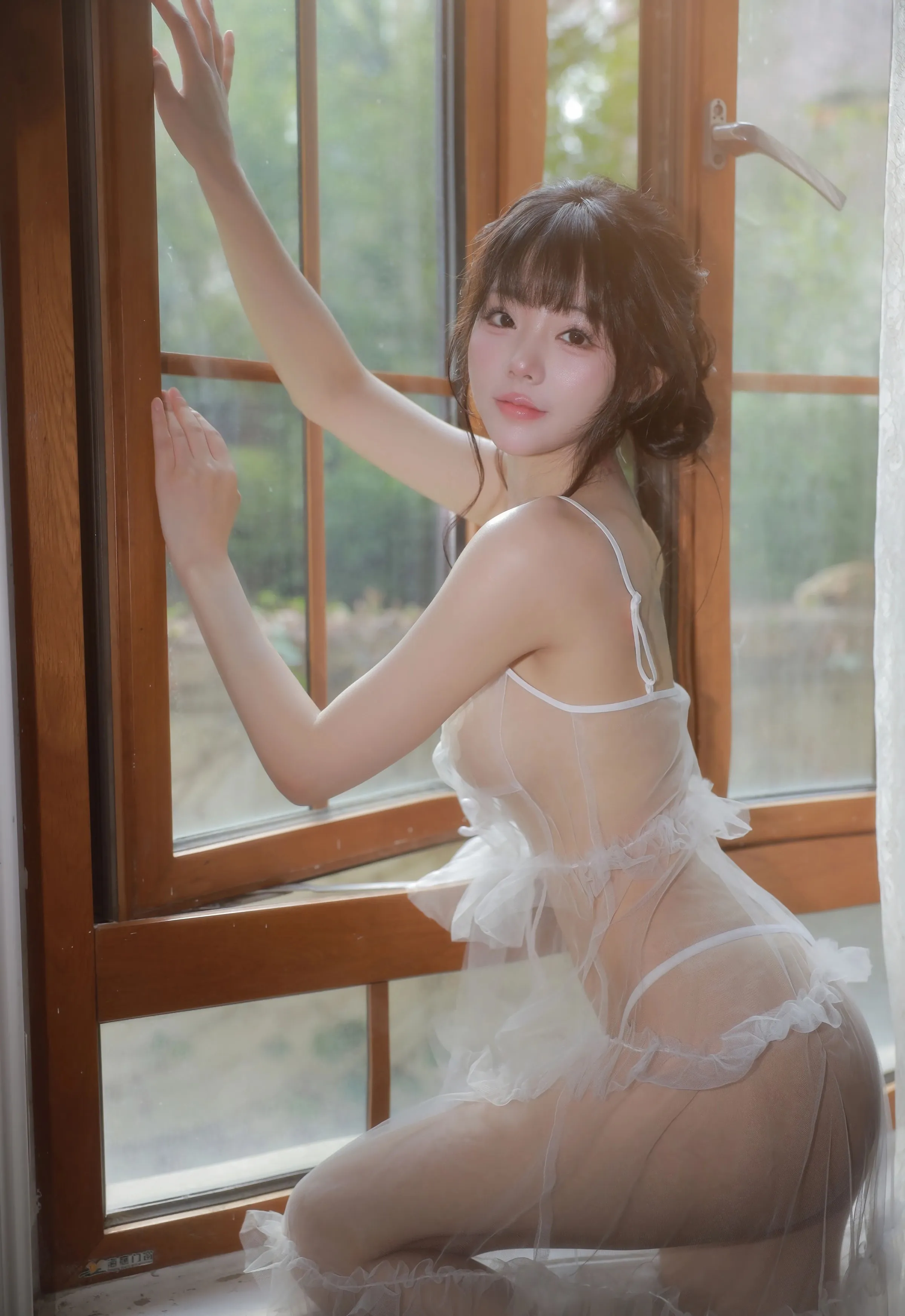 [XiuRen秀人网] 2025.09.24 No.10799 佘贝拉Bella  性感白色情趣内衣 杭州-大连旅拍写真 [73+1P]