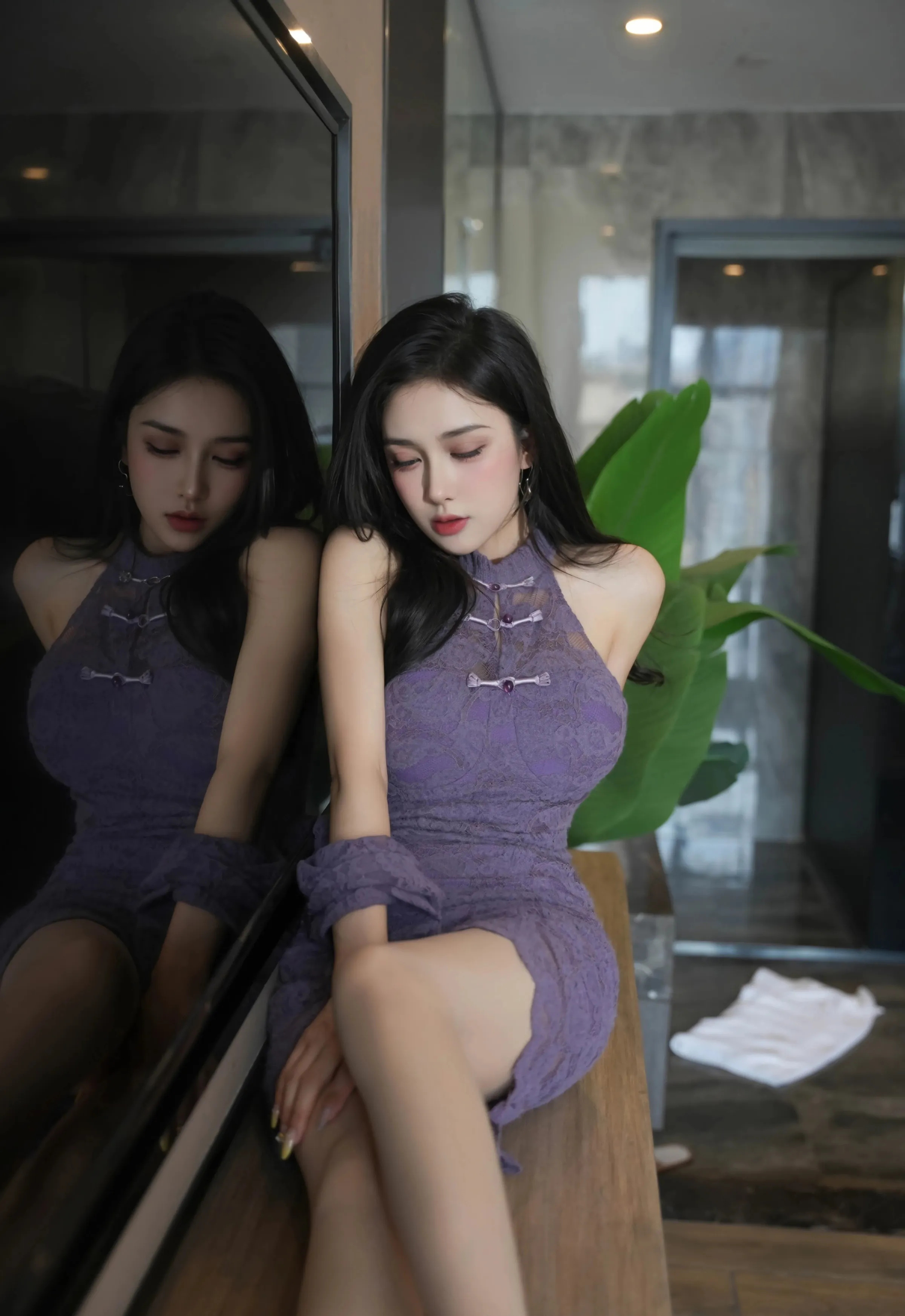 [XiuRen秀人网] 2025.09.24 No.10801 小阿娇Gill 紫色连衣裙 白色丝袜 性感写真 [70+1P]