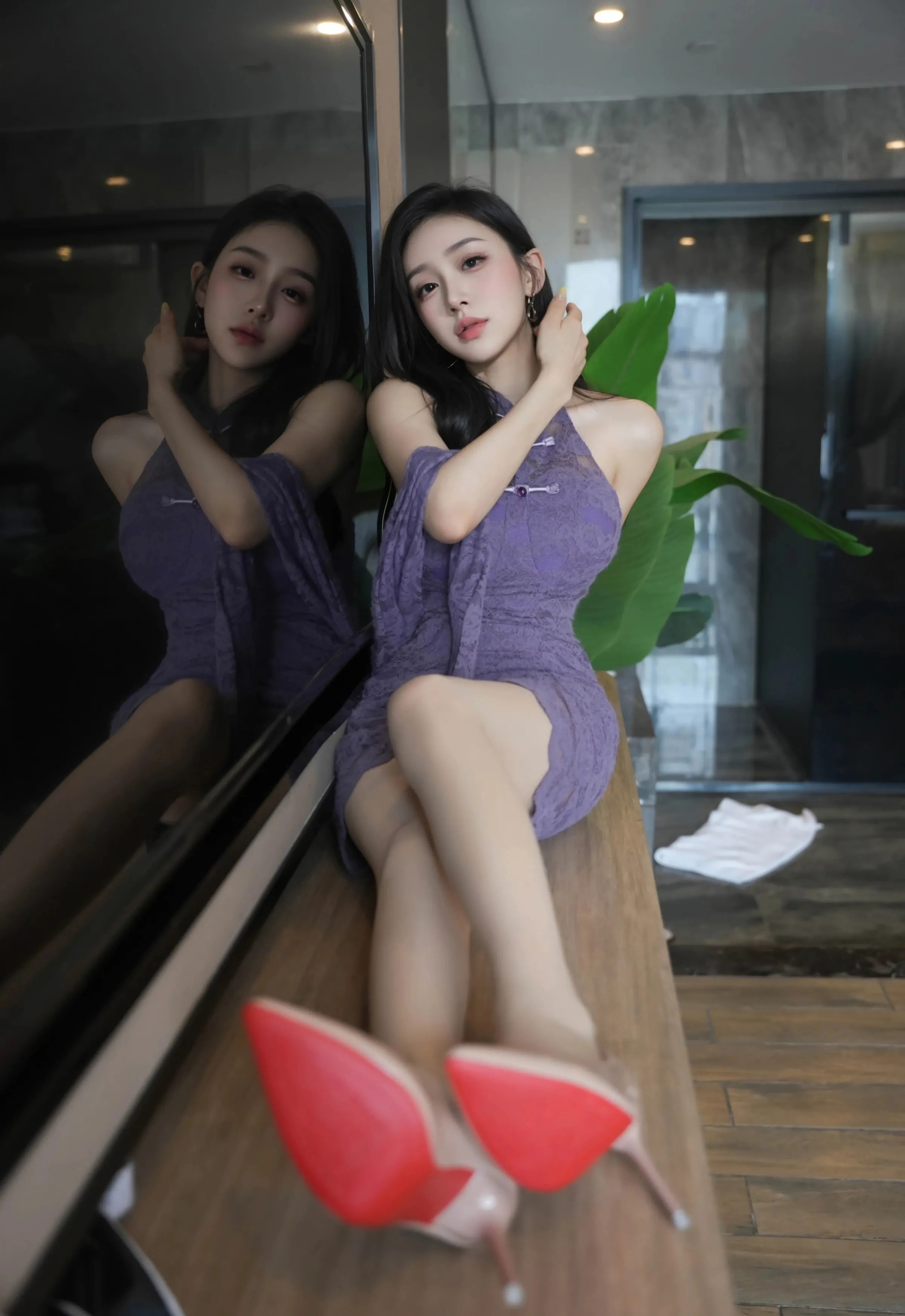 [XiuRen秀人网] 2025.09.24 No.10801 小阿娇Gill 紫色连衣裙 白色丝袜 性感写真 [70+1P]