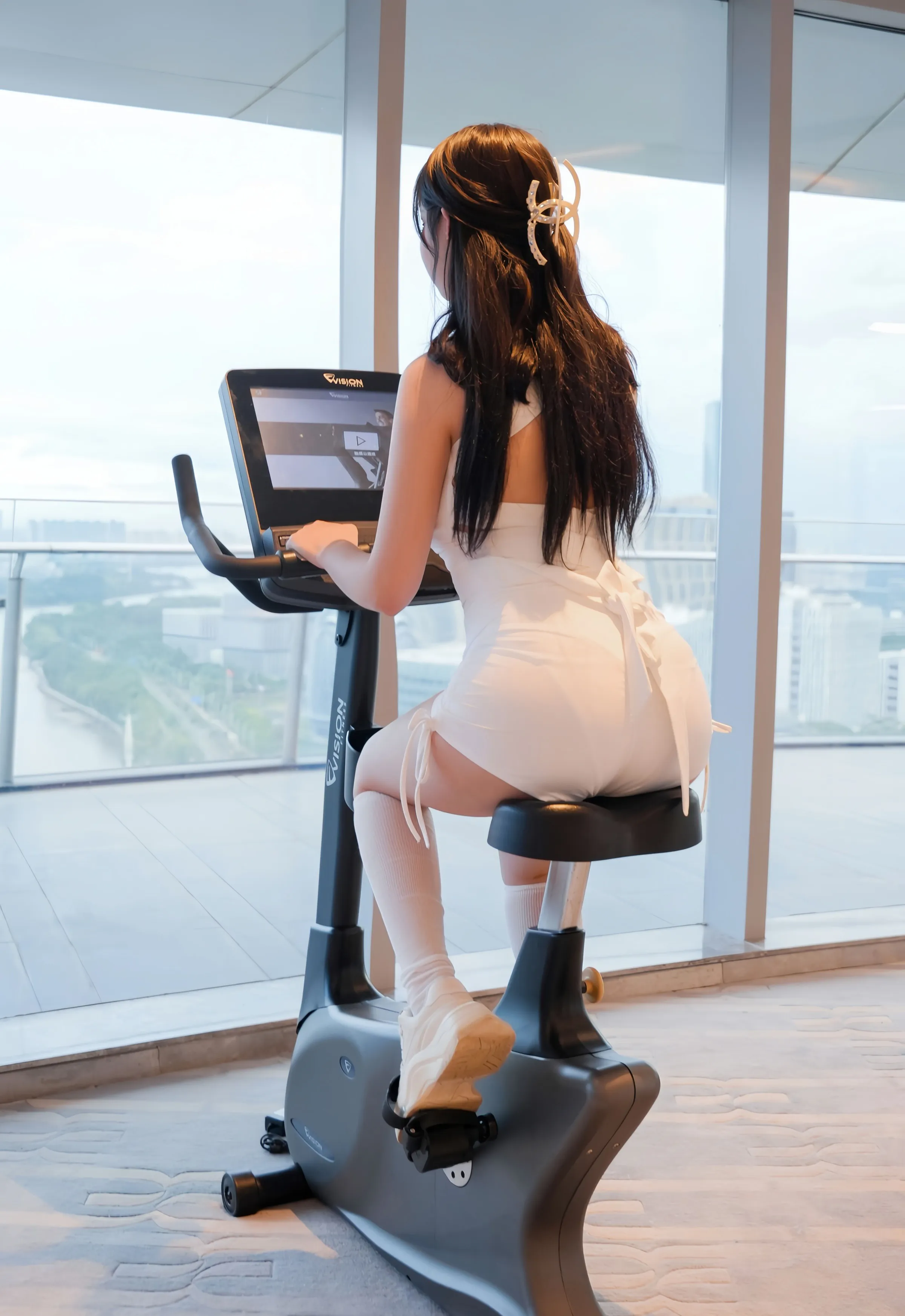 [XiuRen秀人网] 2025.09.25 No.10808 软情 白色运动服 性感写真 [81+1P]