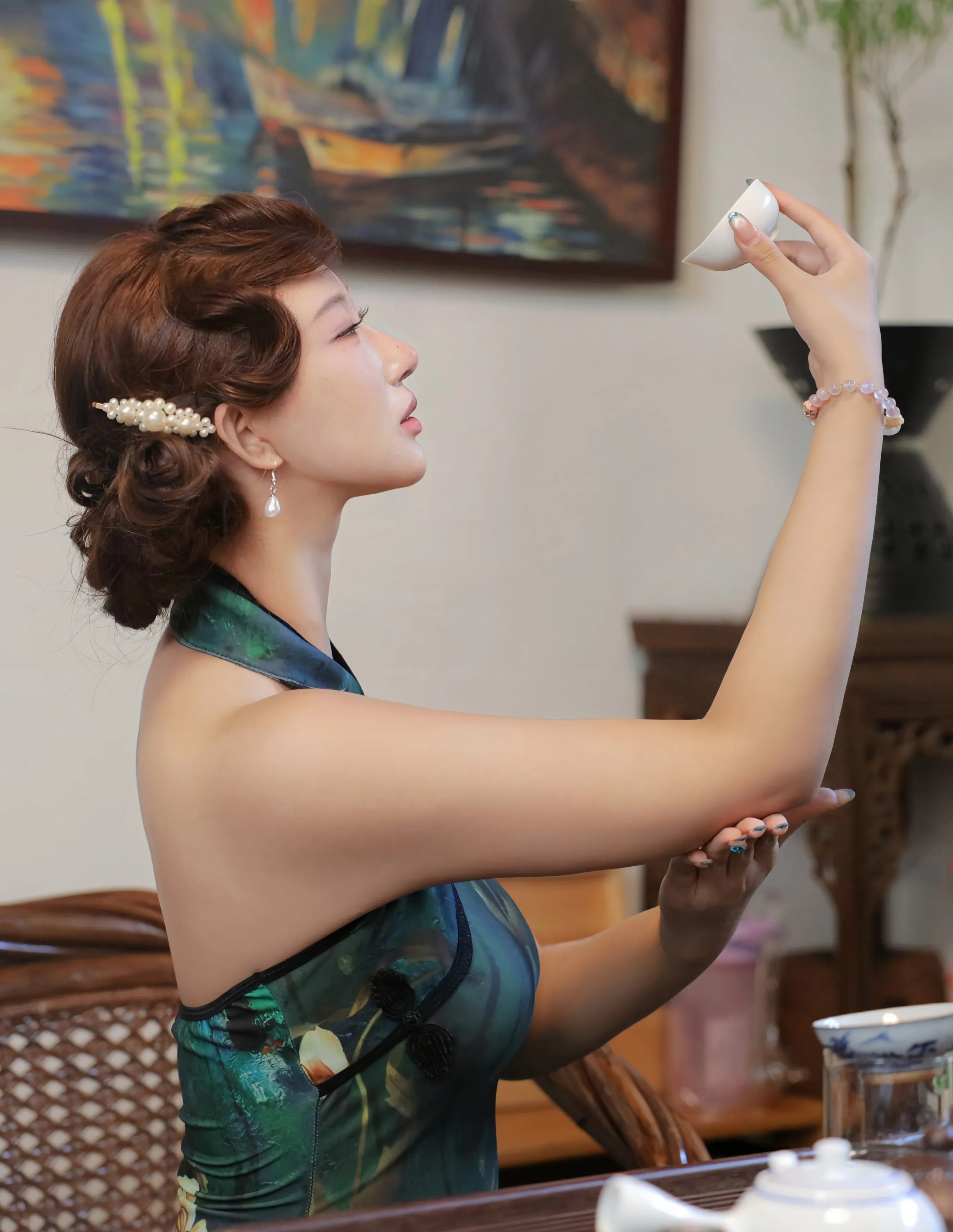 [XiuRen秀人网] 2025.09.26 No.10815 金允希Yuki 绿色旗袍魅惑肉丝 性感写真 [78+1P]