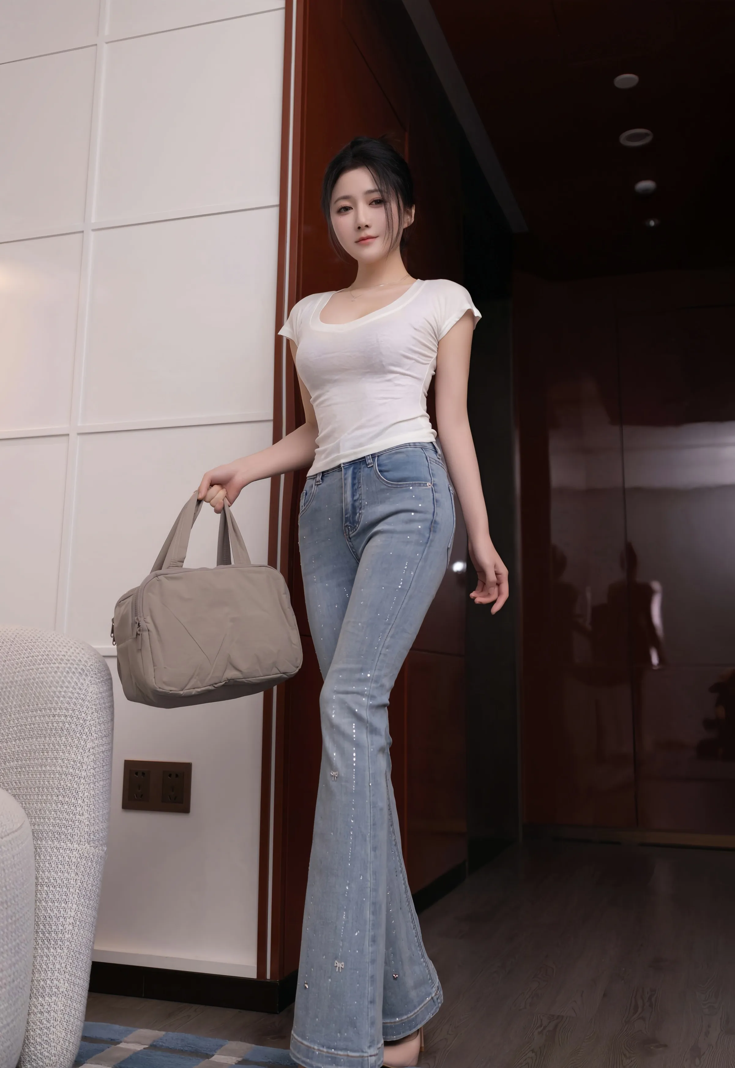 [XiuRen秀人网] 2025.10.11 No.10858 鱼子酱Fish 暖灰色蕾丝服饰 性感写真 [76+1P]