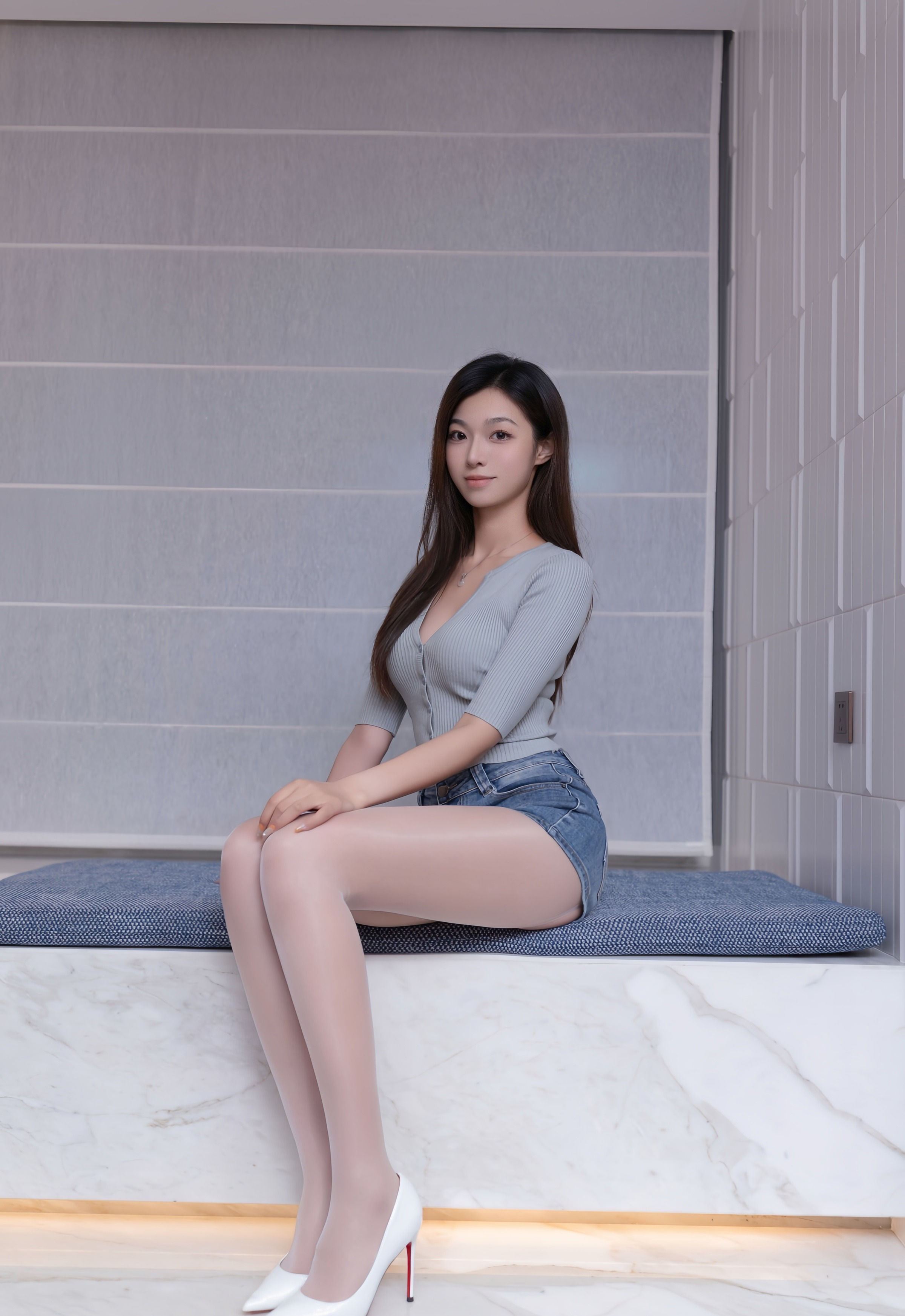 [XiuRen秀人网] 2025.10.17 No.10881 kiki柚柚 蓝色超短牛仔裤 性感写真 [80+1P]