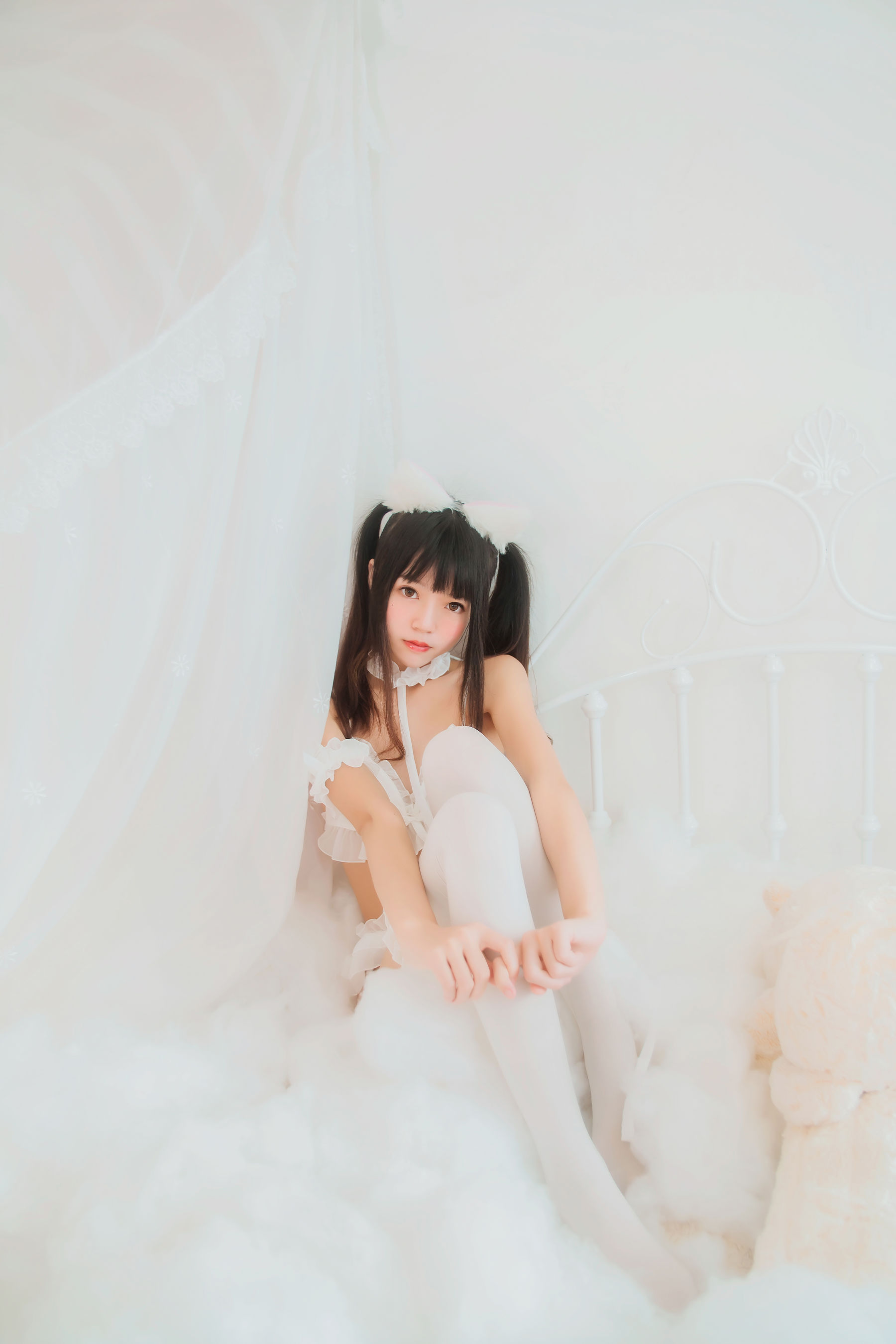 [COSPLAY] 桜桃喵 – 白猫