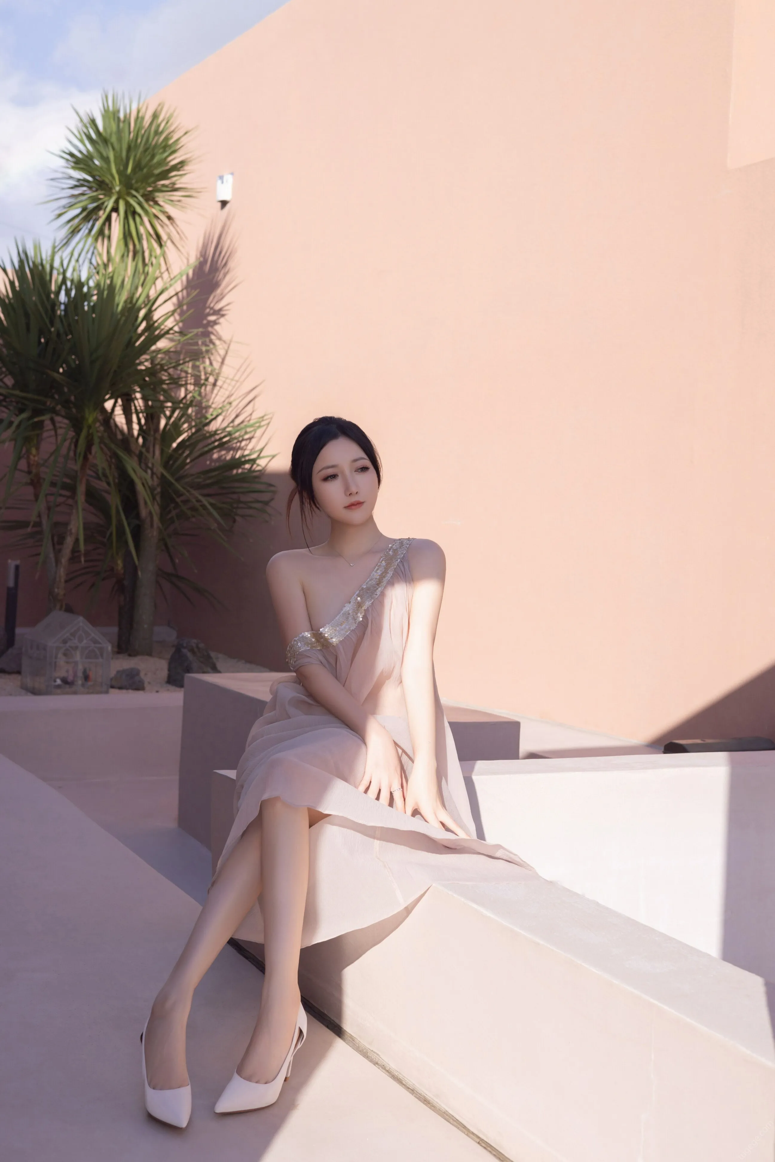 [秀人内购] 鱼子酱Fish  诱人私拍福利 抹胸芦苇女人