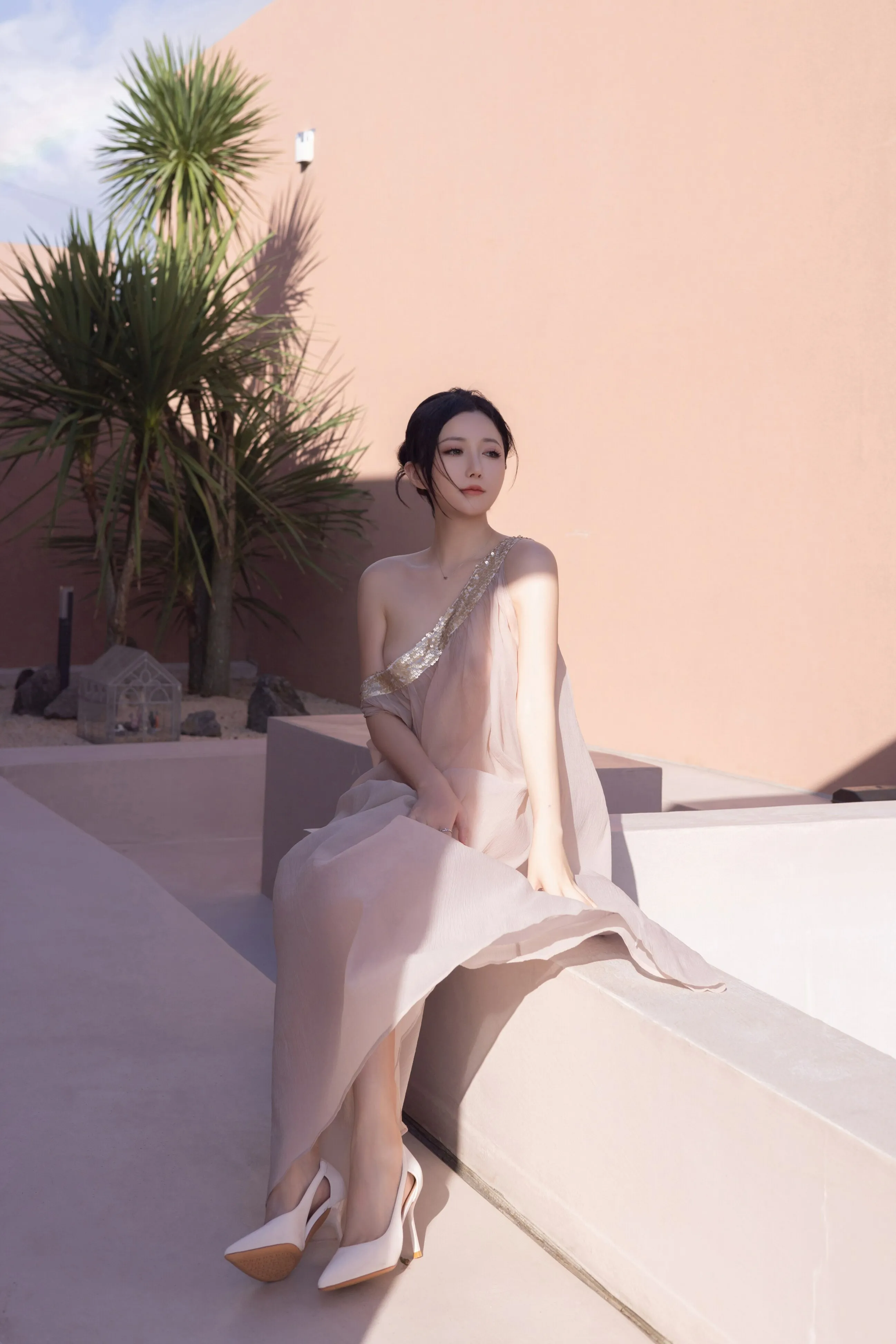 [秀人内购] 鱼子酱Fish  诱人私拍福利 抹胸芦苇女人