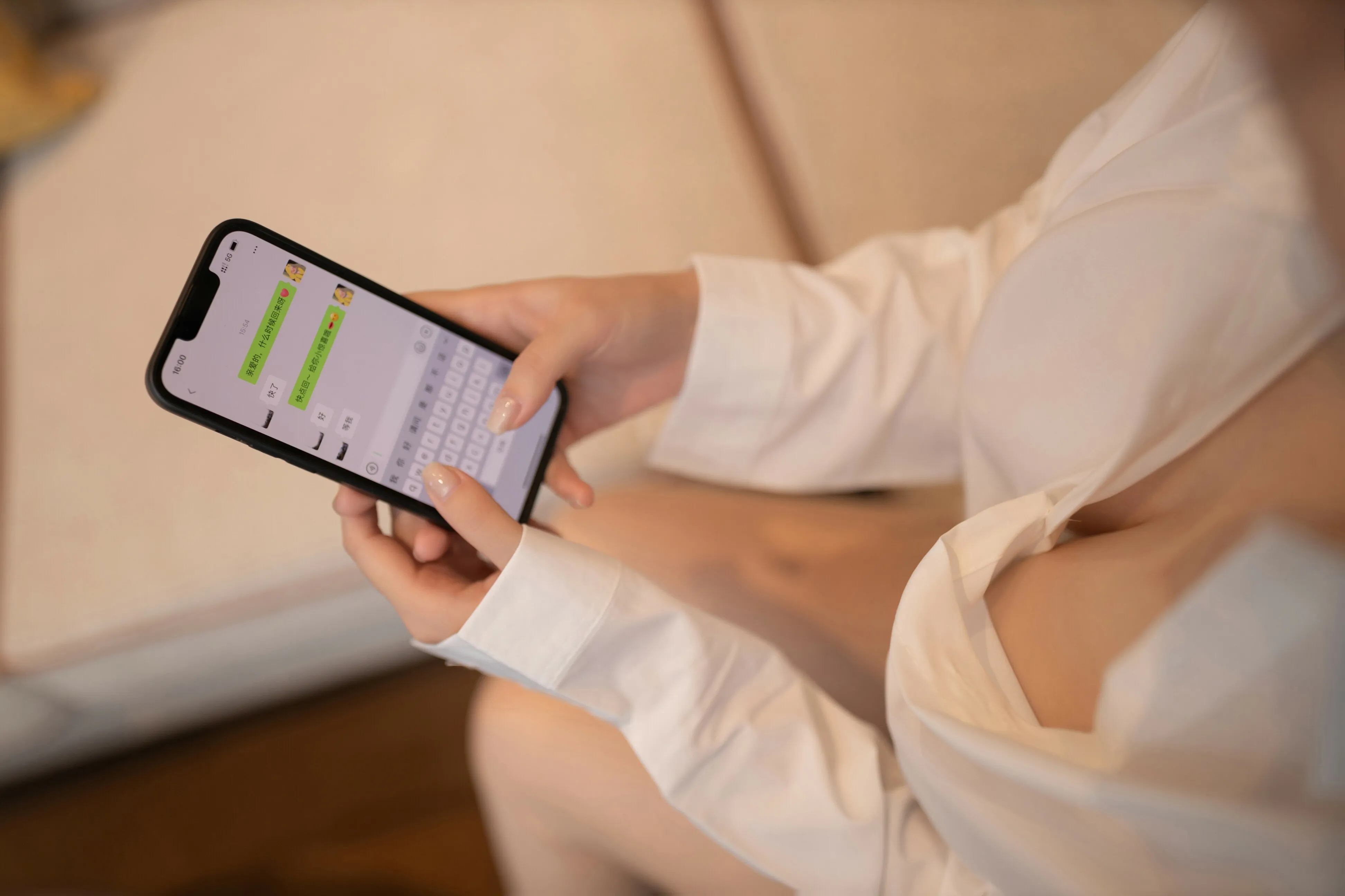 [秀人内购] 安然anran 诱人私拍福利 红底白高跟肉丝白衬衫