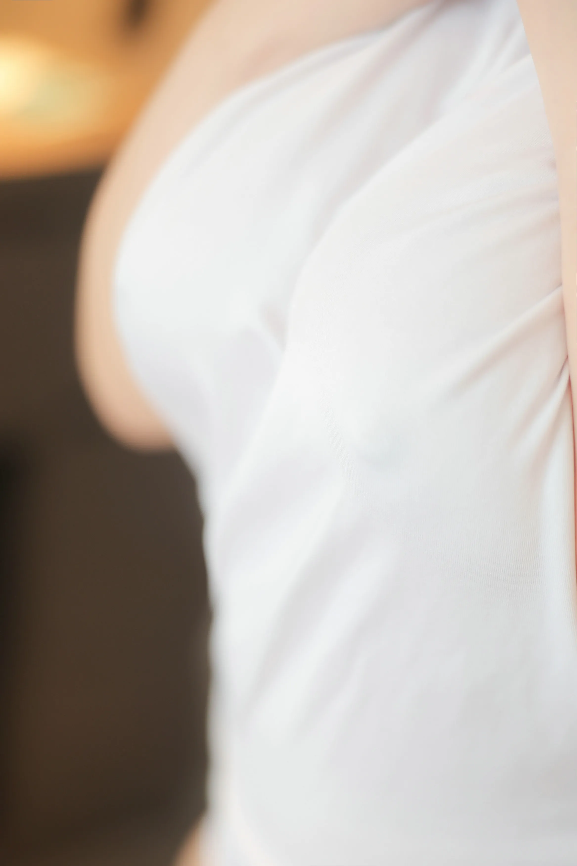 [秀人内购] 蛋蛋宝 诱人私拍福利 性感白色T恤