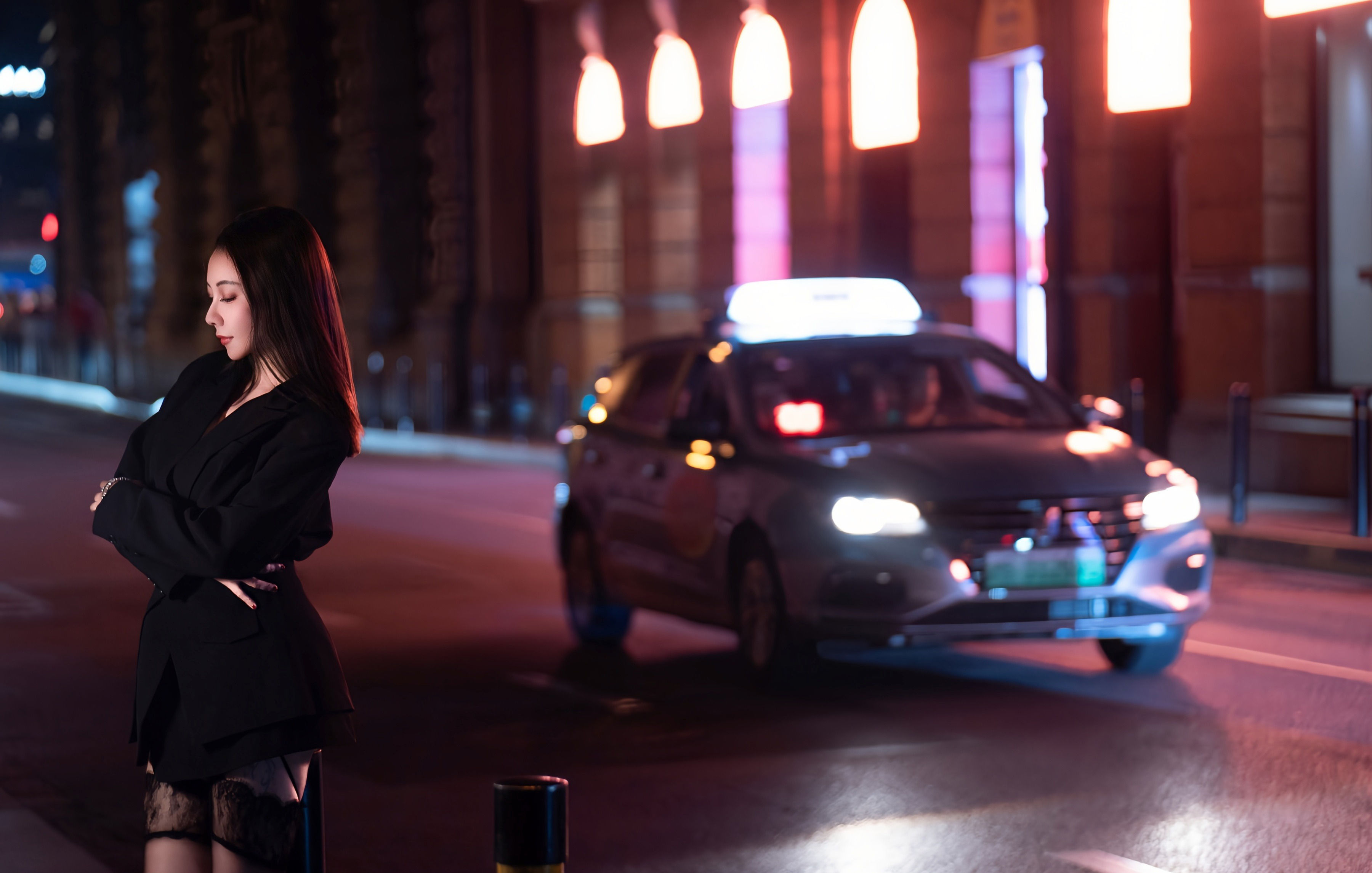 [XiuRen秀人网] 2025.10.23 No.10899 果儿Victoria 无敌御姐范 性感写真 [72+1P]