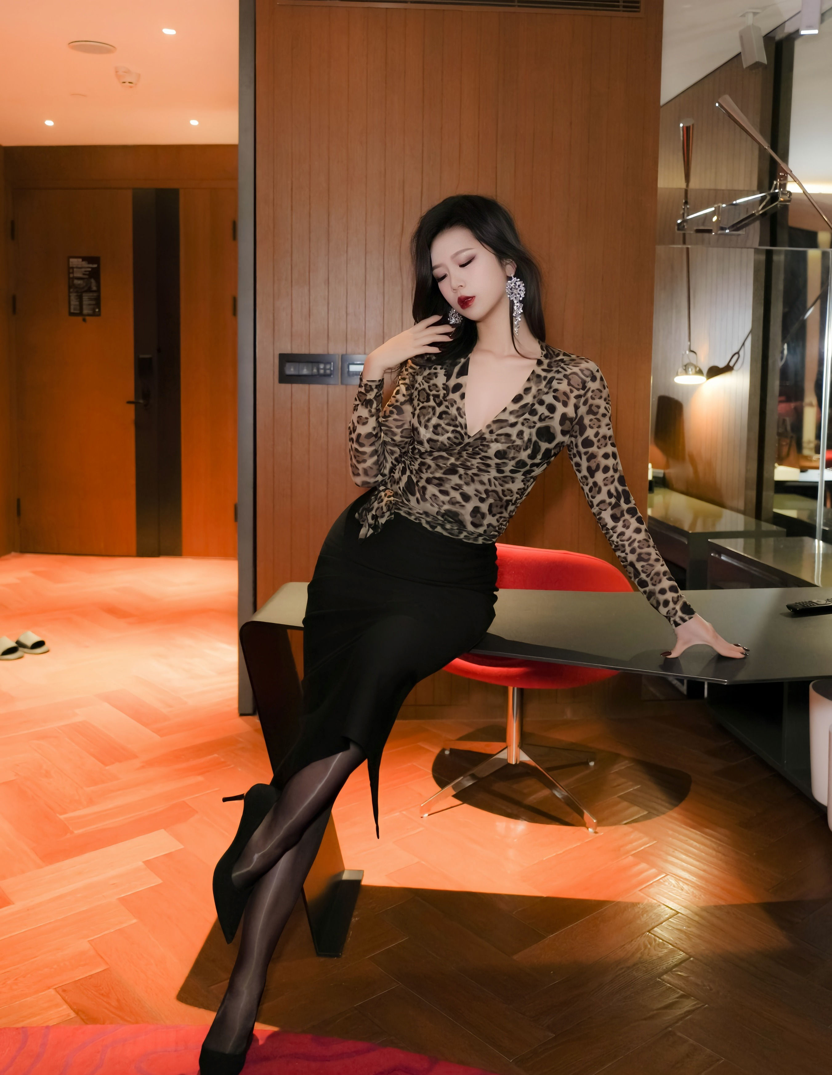 [XiuRen秀人网] 2025.10.23 No.10901 玫瑰我爱你 黑色情趣内衣 性感写真 [63+1P]