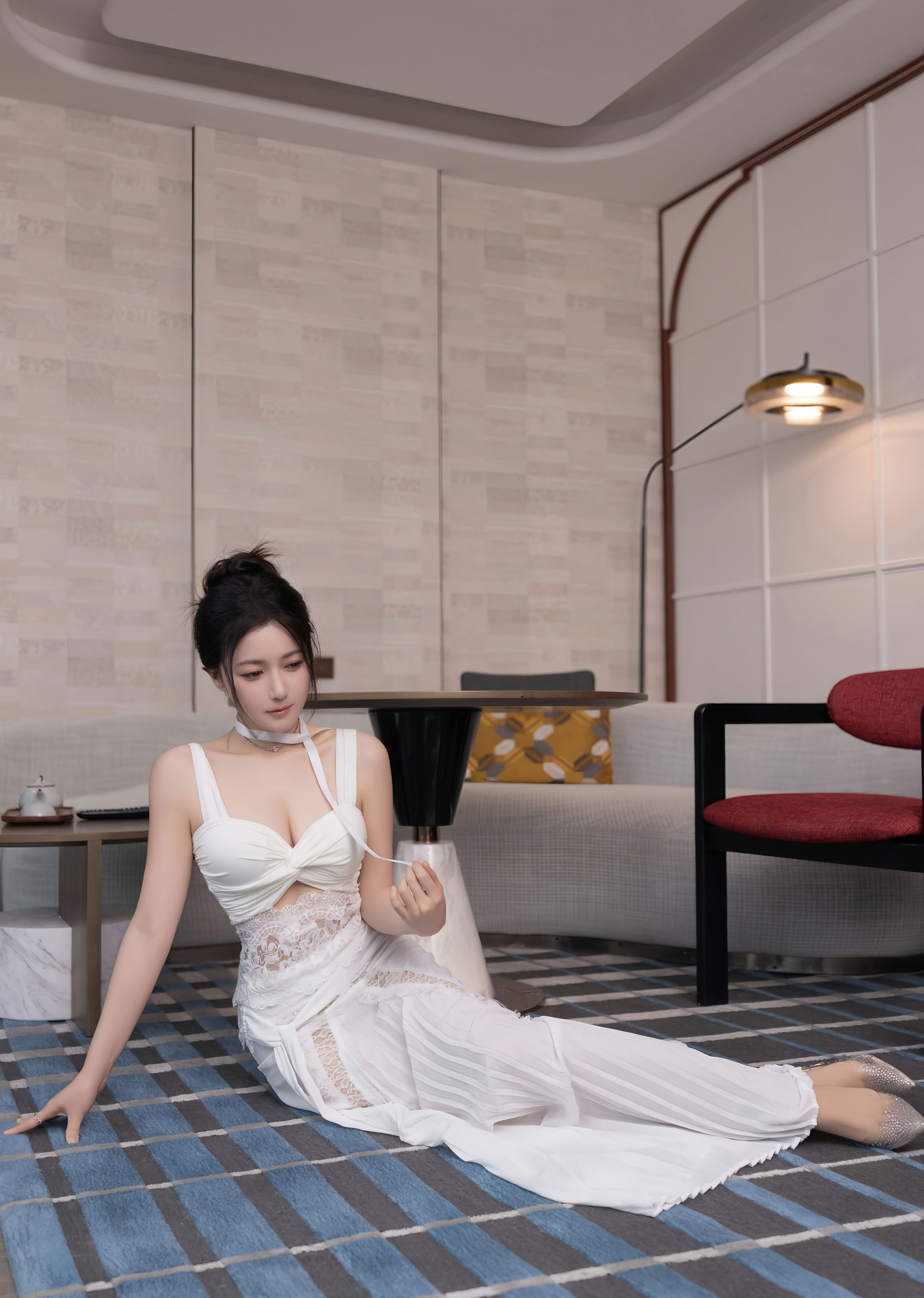 [XiuRen秀人网] 2025.10.24 No.10911 鱼子酱Fish 白色长裙 性感写真 [76+1P]