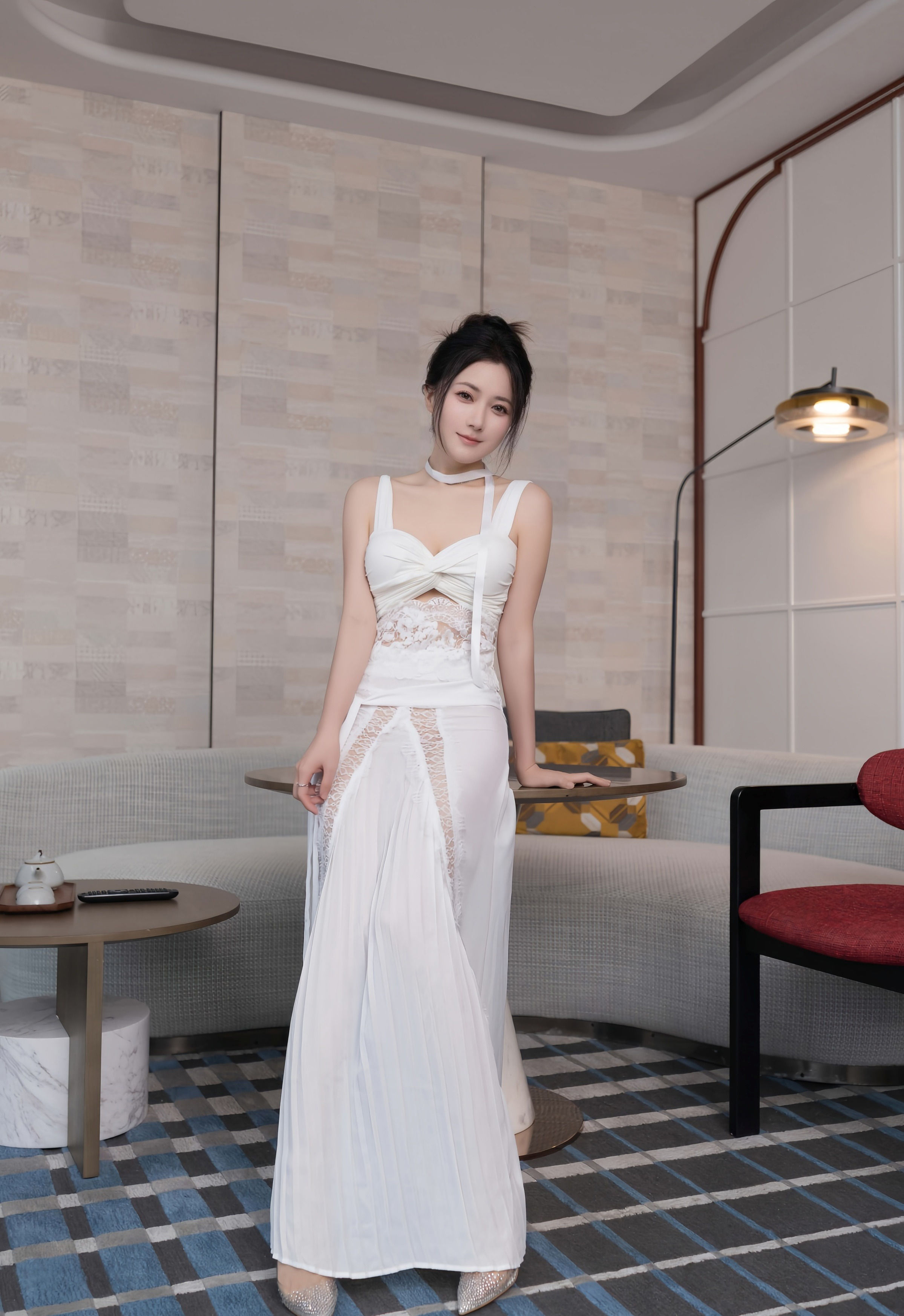 [XiuRen秀人网] 2025.10.24 No.10911 鱼子酱Fish 白色长裙 性感写真 [76+1P]