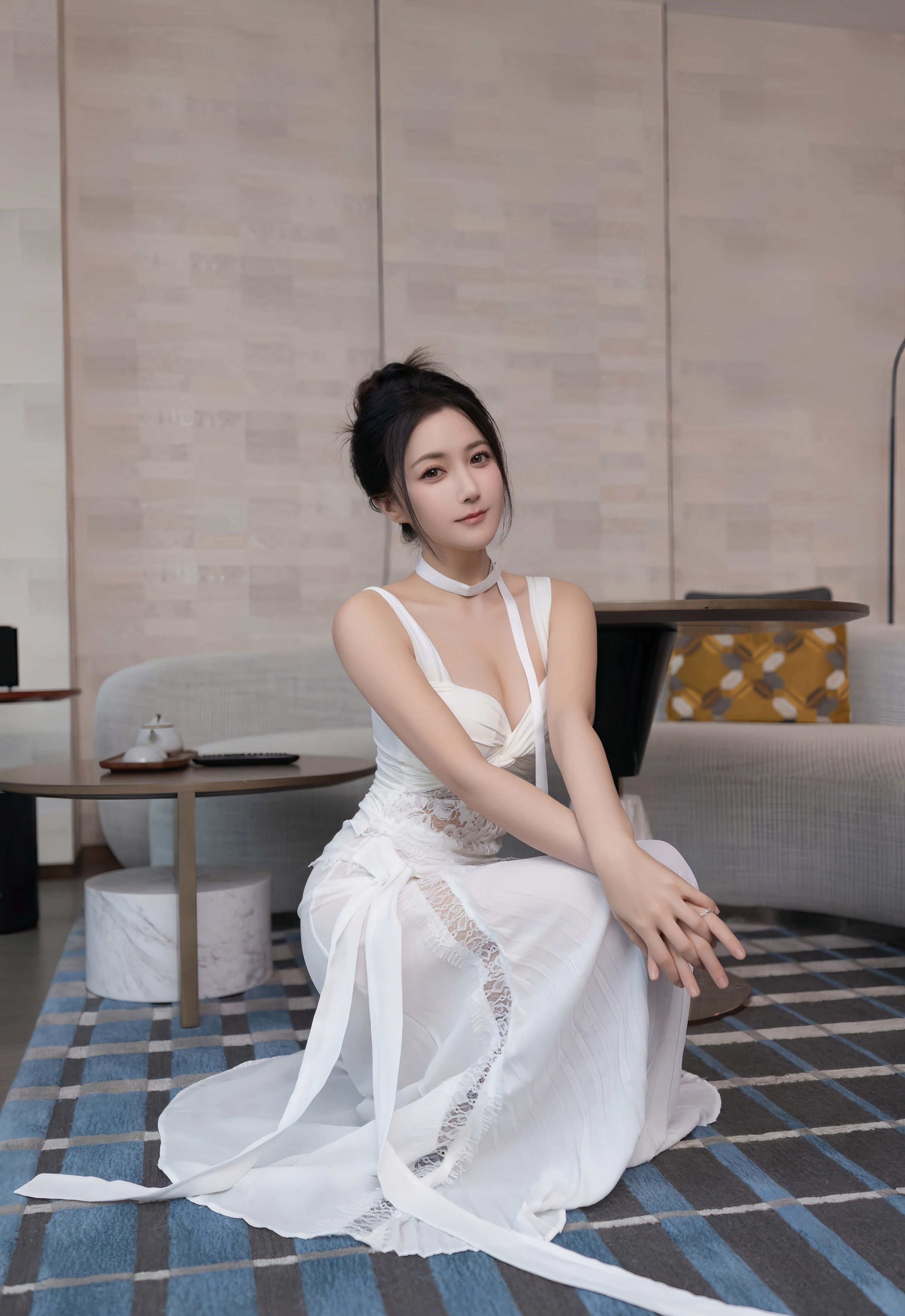 [XiuRen秀人网] 2025.10.24 No.10911 鱼子酱Fish 白色长裙 性感写真 [76+1P]