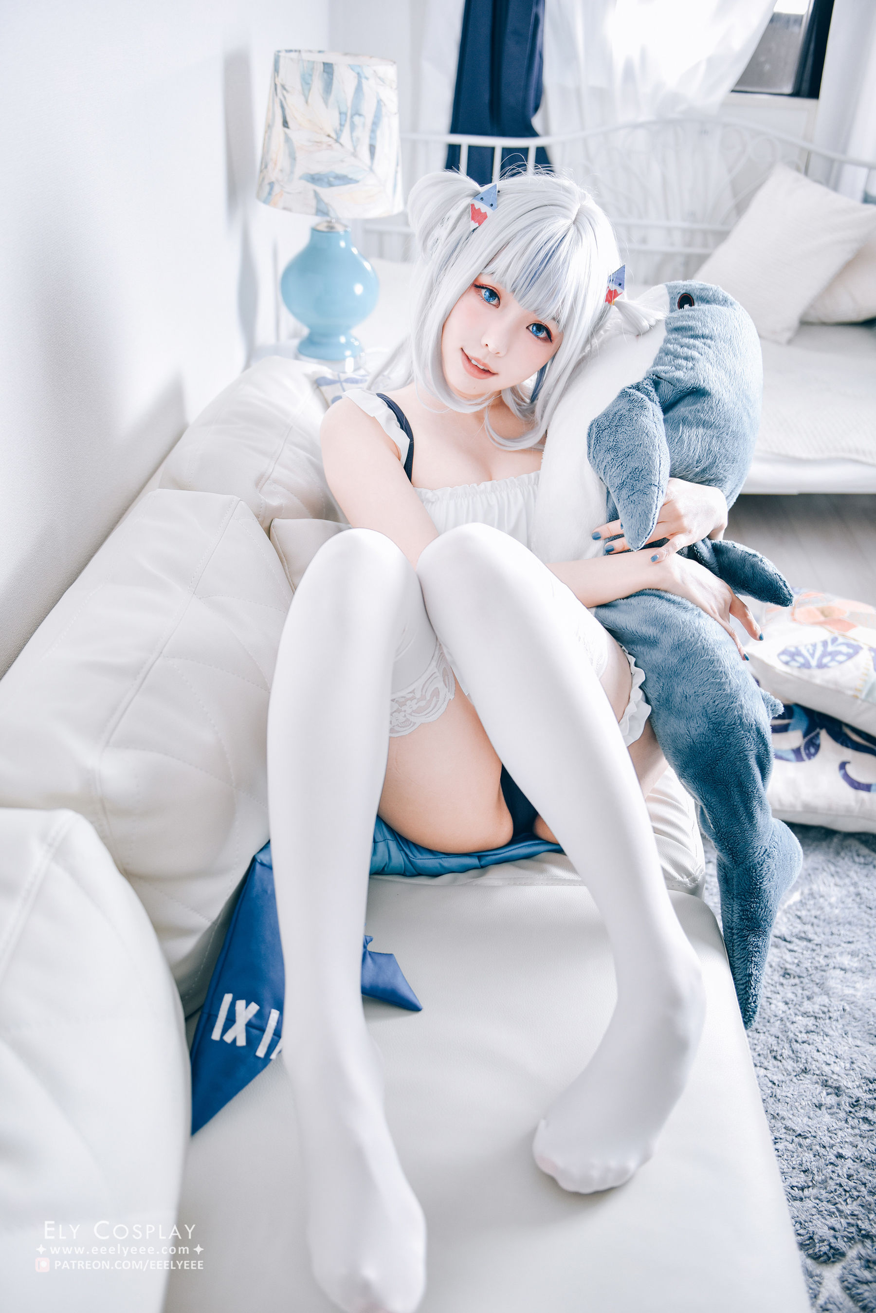 [COSPLAY] Ely_eee(ElyEE子) – Gura Swimsuit