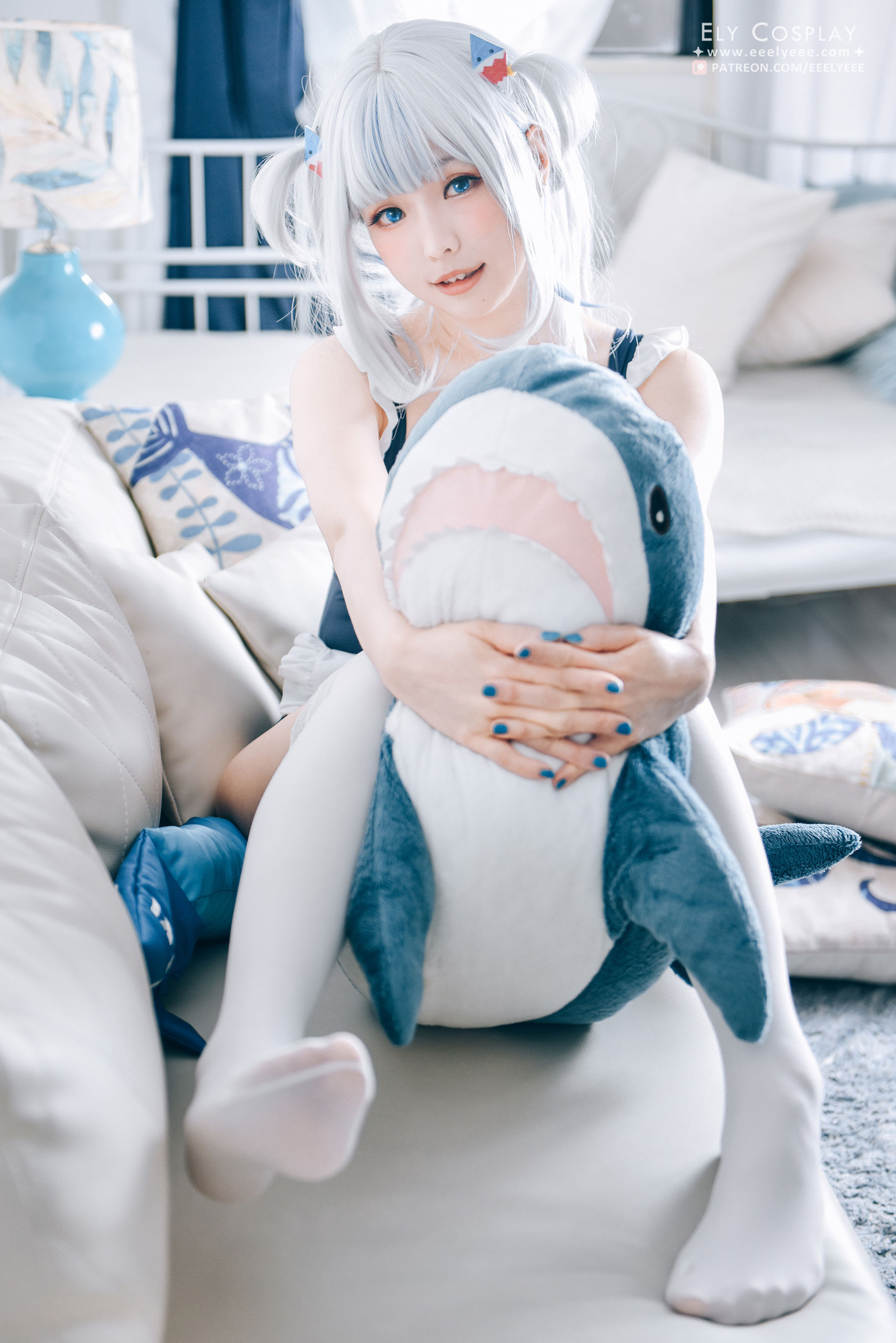 [COSPLAY] Ely_eee(ElyEE子) – Gura Swimsuit