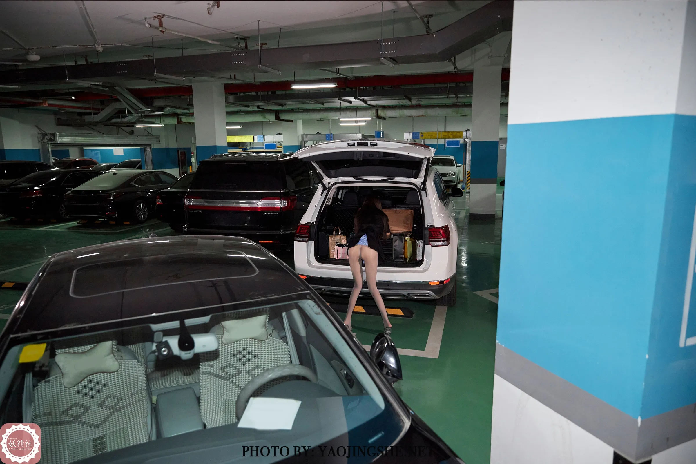 [妖精社] B2119 苏伟《 停车场里的风景 》[51P]