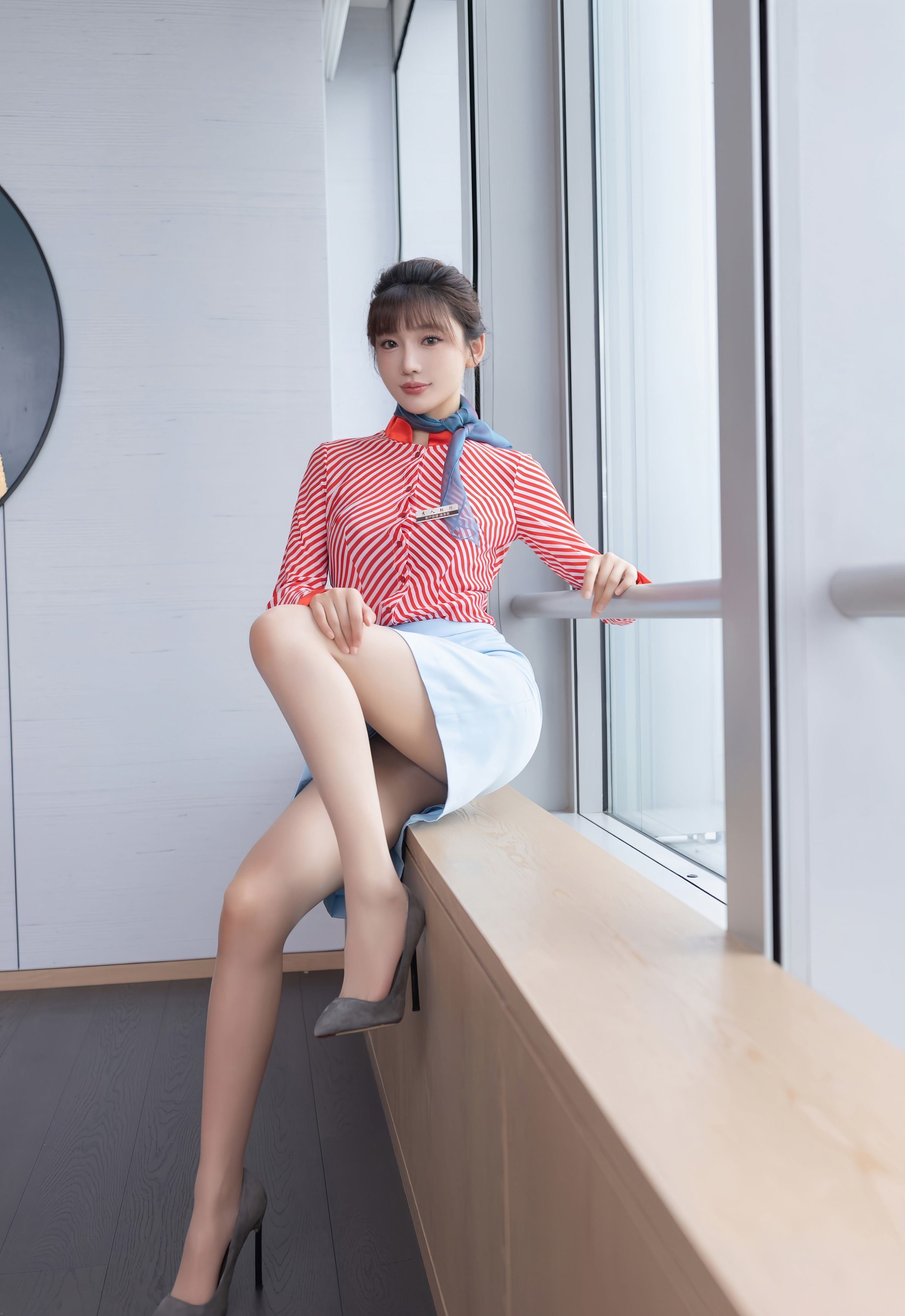 [XiuRen秀人网] 2025.10.30 No.10932 陆萱萱 紫色蕾丝内衣 性感写真 [80+1P]