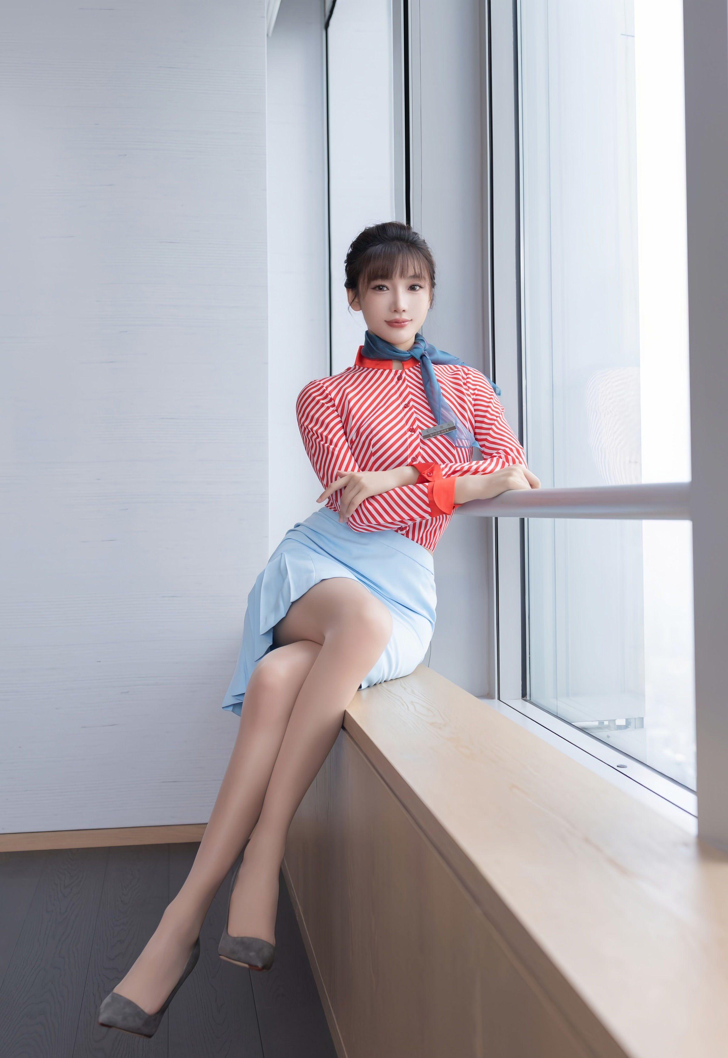 [XiuRen秀人网] 2025.10.30 No.10932 陆萱萱 紫色蕾丝内衣 性感写真 [80+1P]