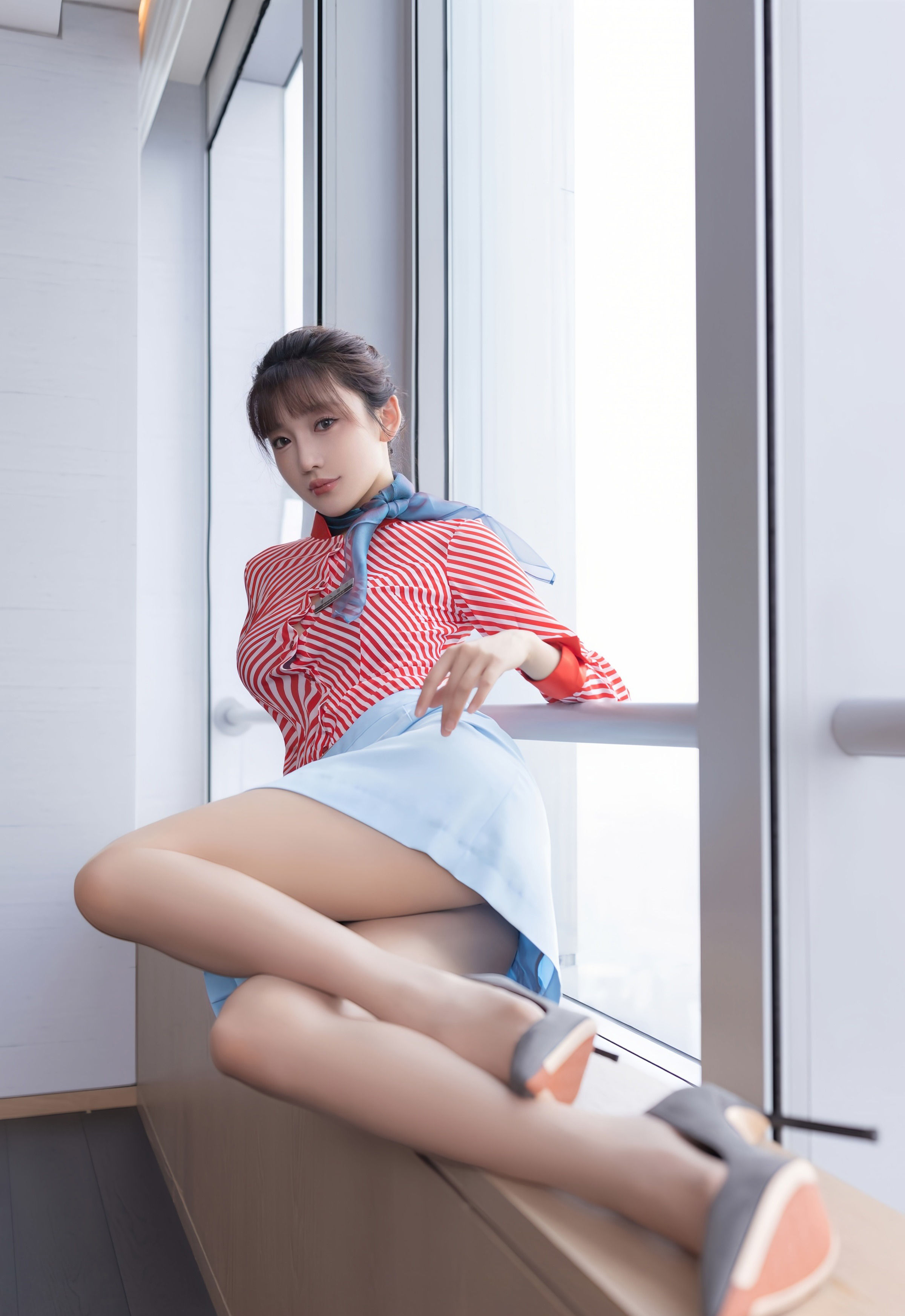 [XiuRen秀人网] 2025.10.30 No.10932 陆萱萱 紫色蕾丝内衣 性感写真 [80+1P]