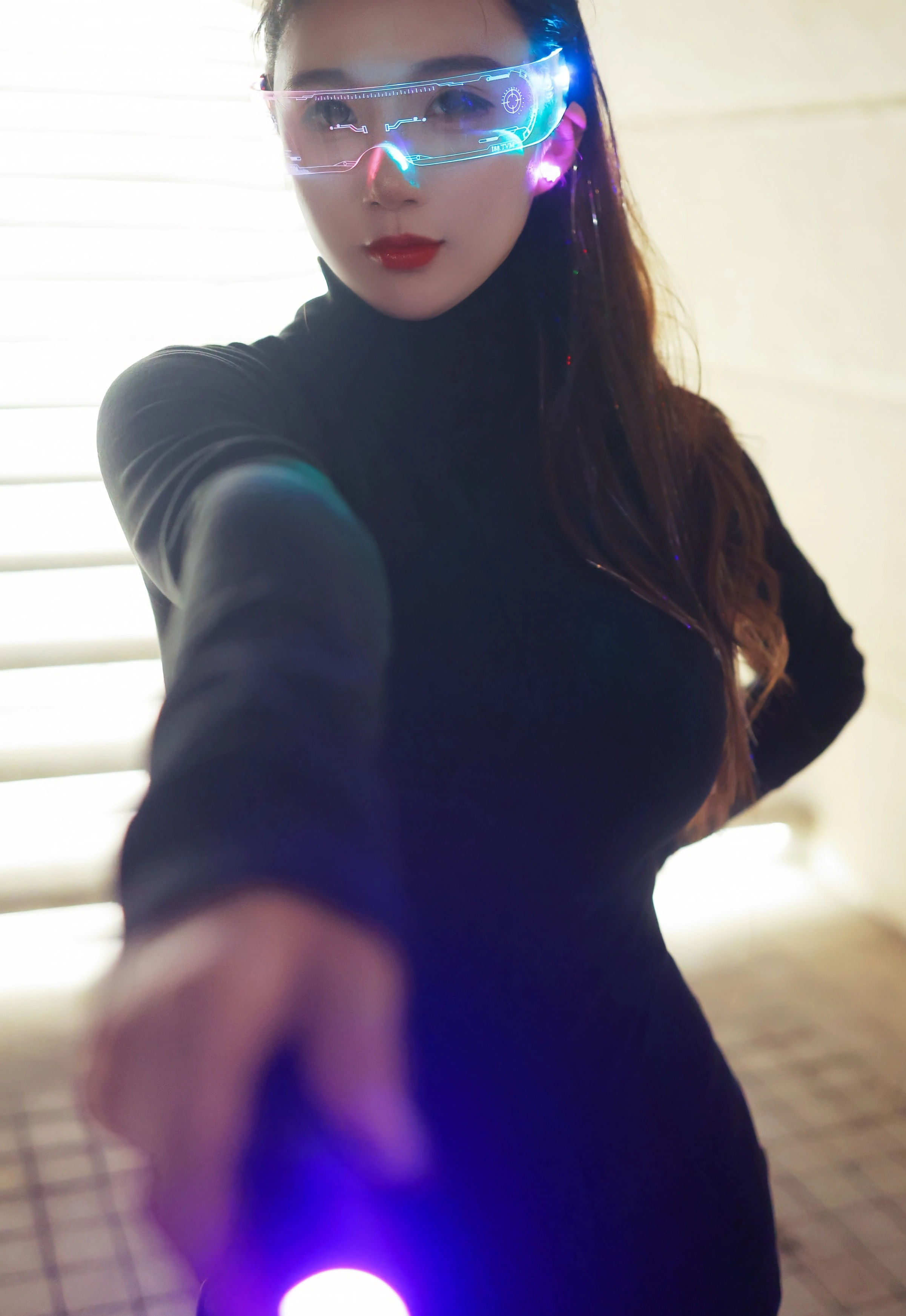 [XiuRen秀人网] 2025.10.31 No.10936 小肉肉咪 黑色连衣短裙 性感写真 [77+1P]