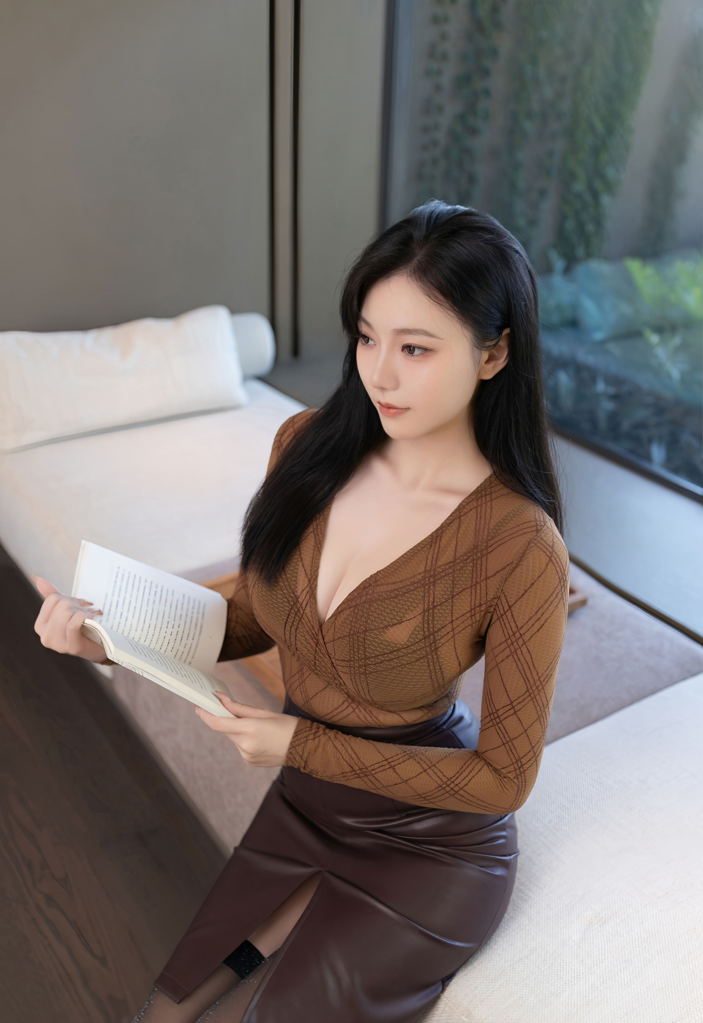 [XiuRen秀人网] 2025.11.04 No.10947 安然anran 棕色皮裙 魅惑黑丝 性感写真 [78+1P]