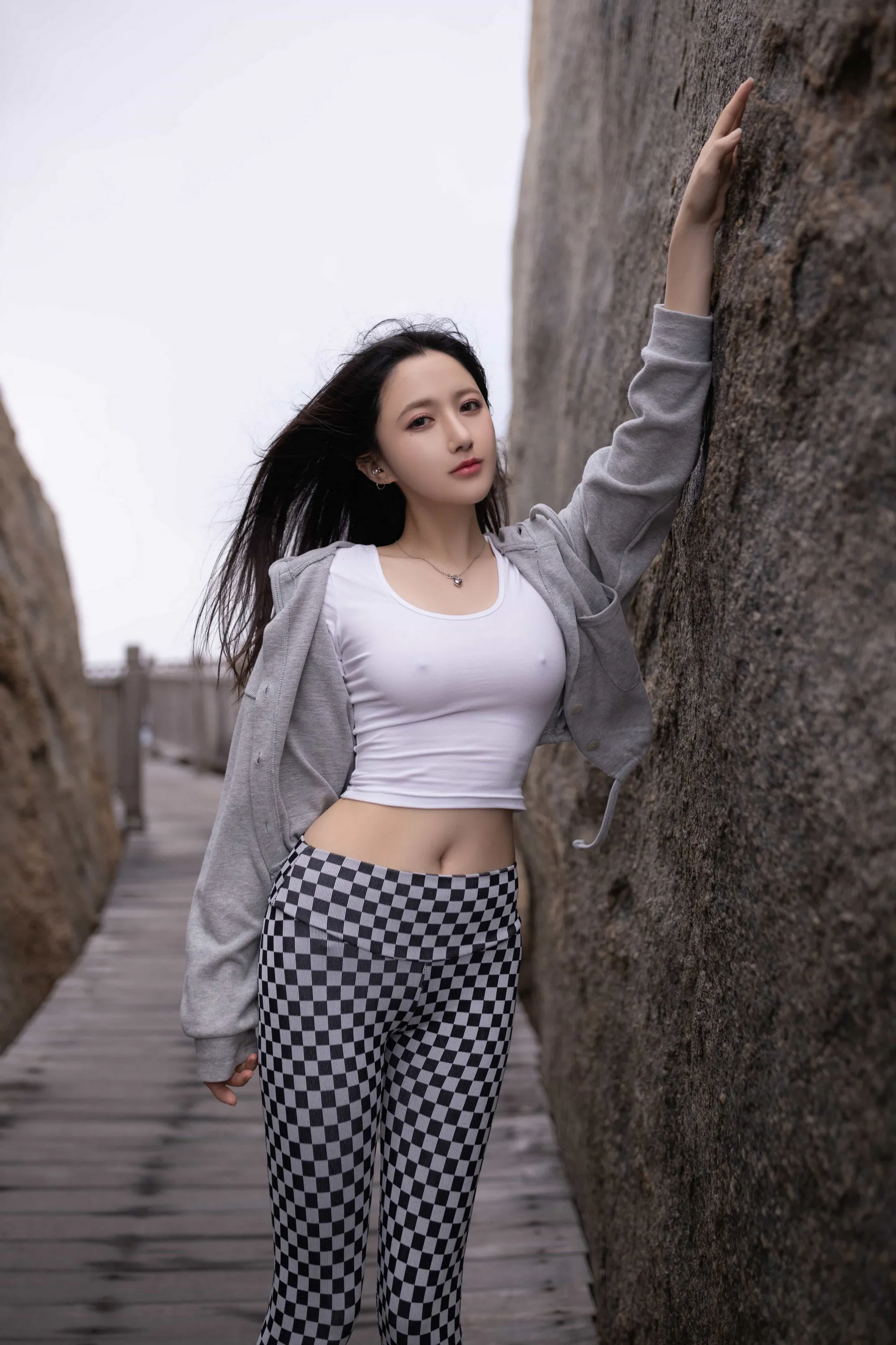 [秀人内购] 鱼子酱Fish 诱人私拍福利 魔力安全带