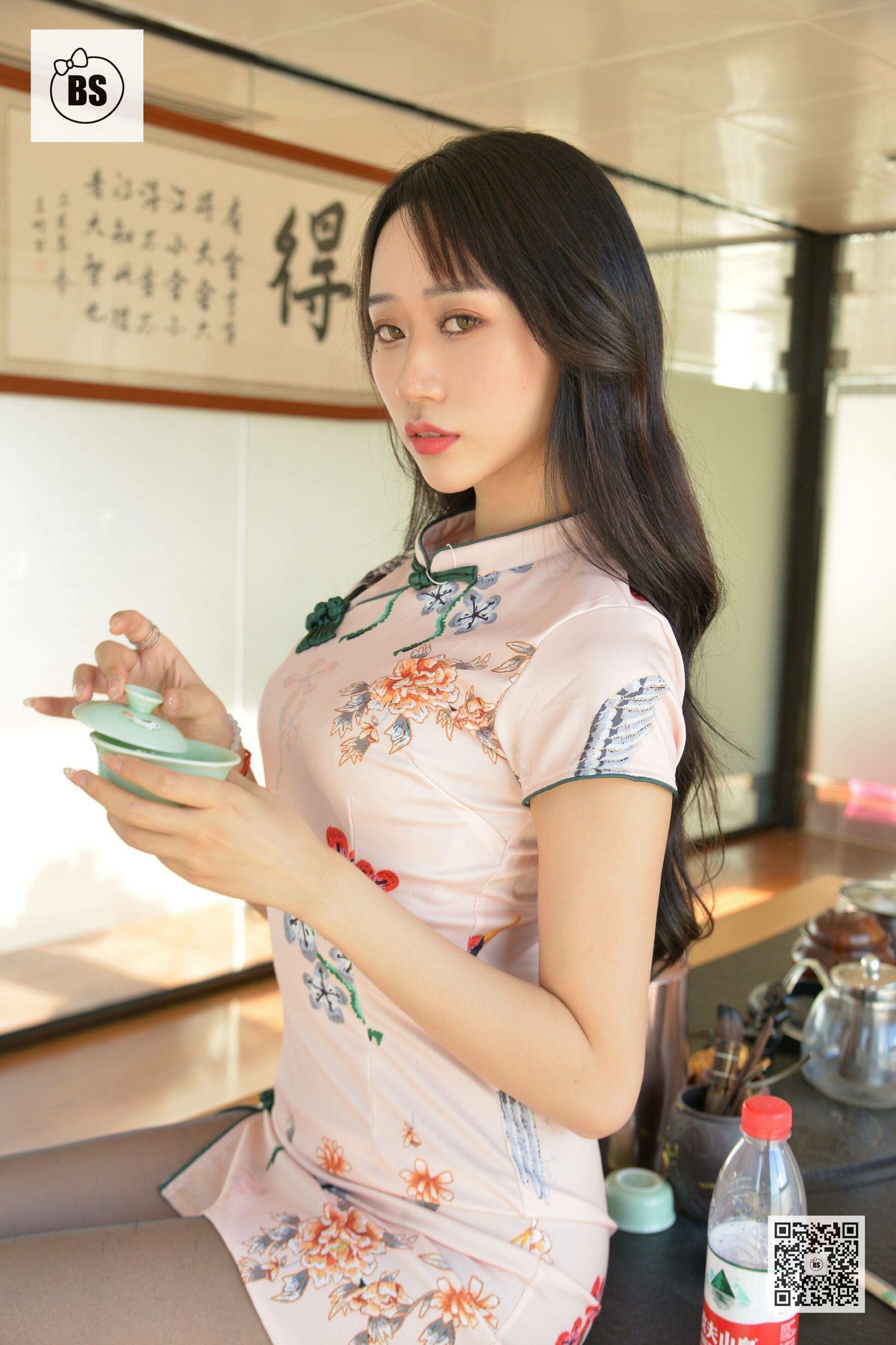 [我丝你想] MX014 美西 新来的女助理4 [74P]
