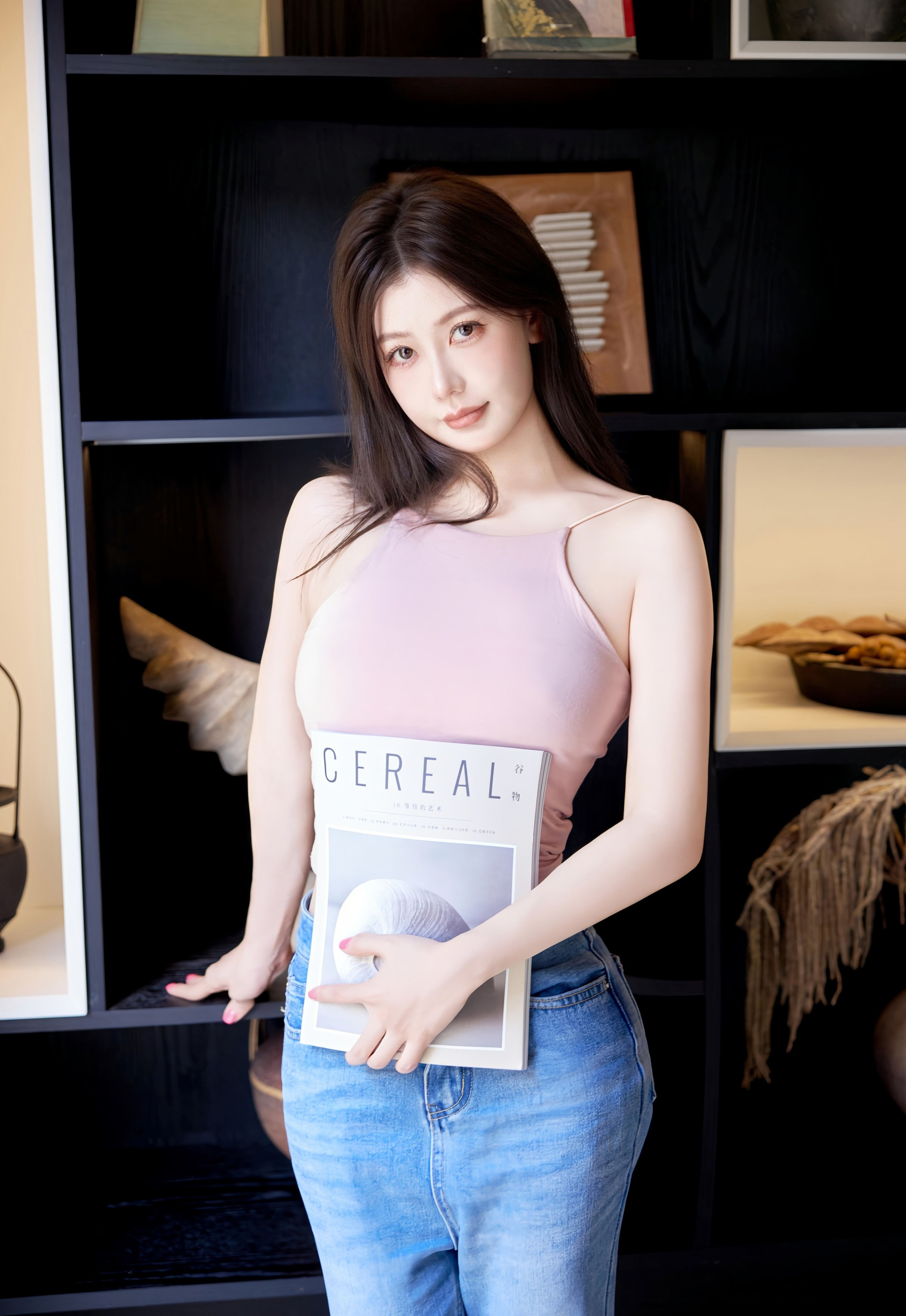 [XiuRen秀人网] 2025.11.13 No.10983 尹甜甜sunny 粉色常服 蓝色牛仔裤 性感写真 [83+1P]