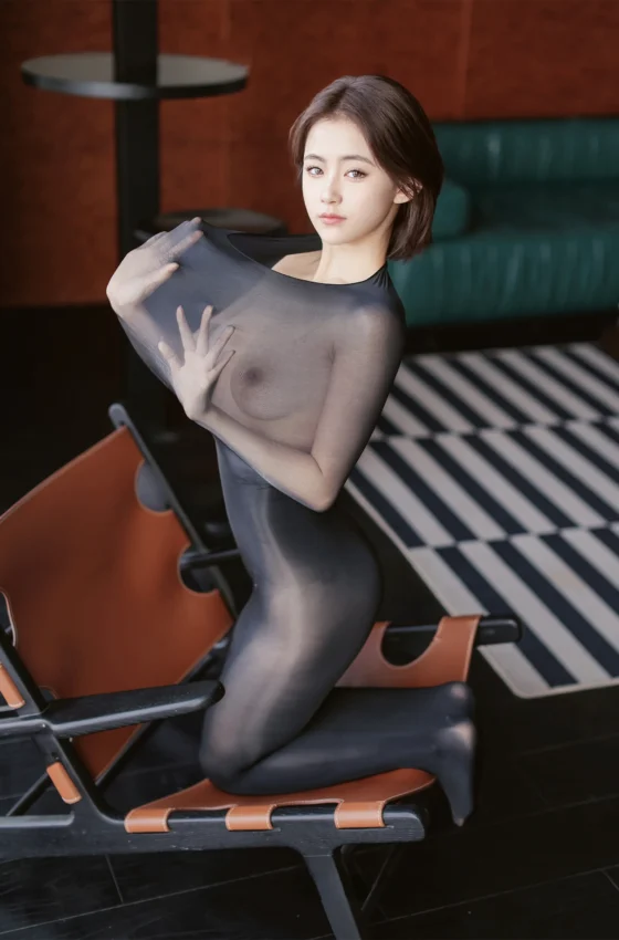 [秀人内购] 小橘子 诱人私拍福利 黑纱曼妙身姿