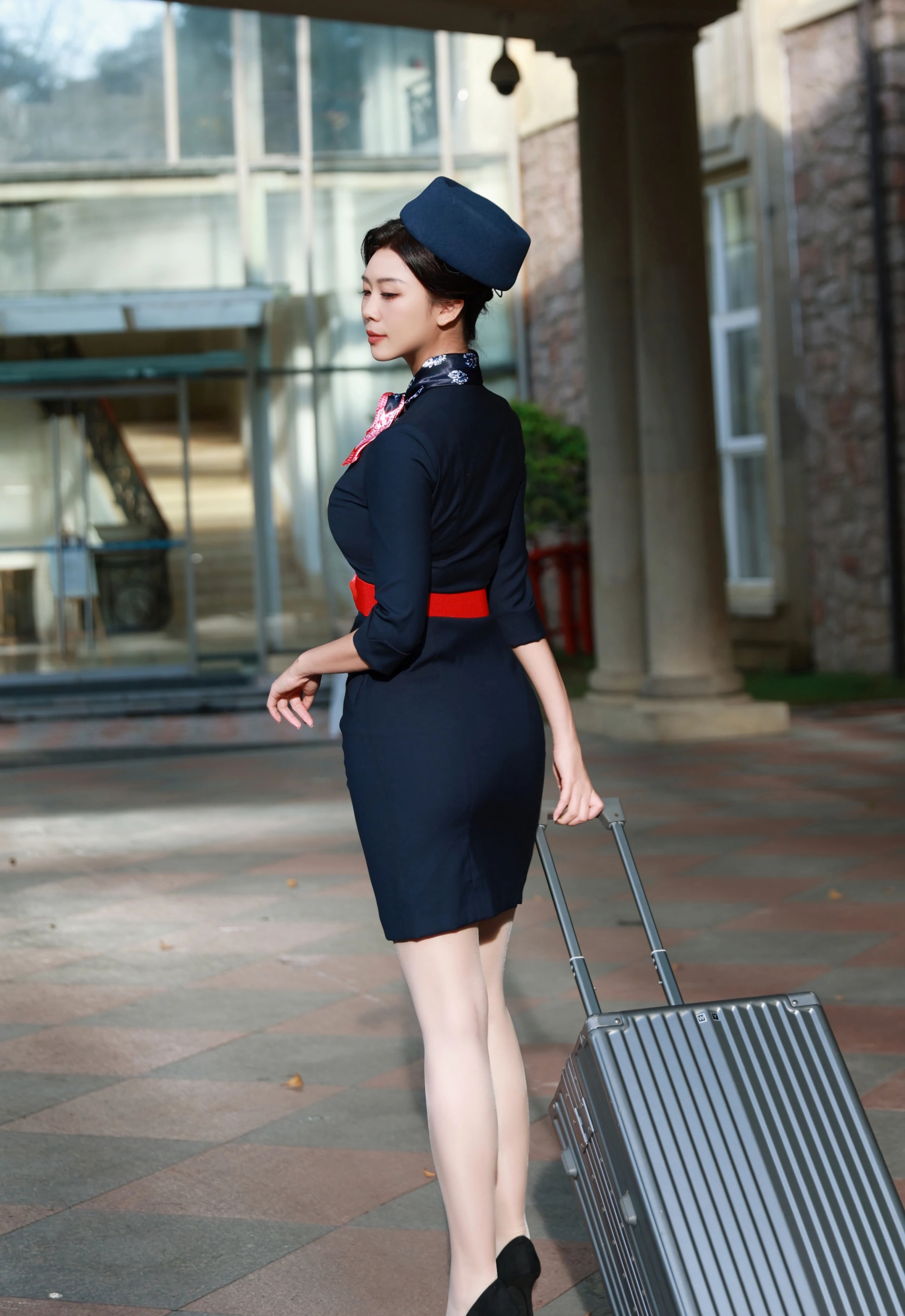 [XiuRen秀人网] 2025.11.20 No.11009 玫瑰我爱你 空姐制服 肉色丝袜 性感写真 [83+1P]