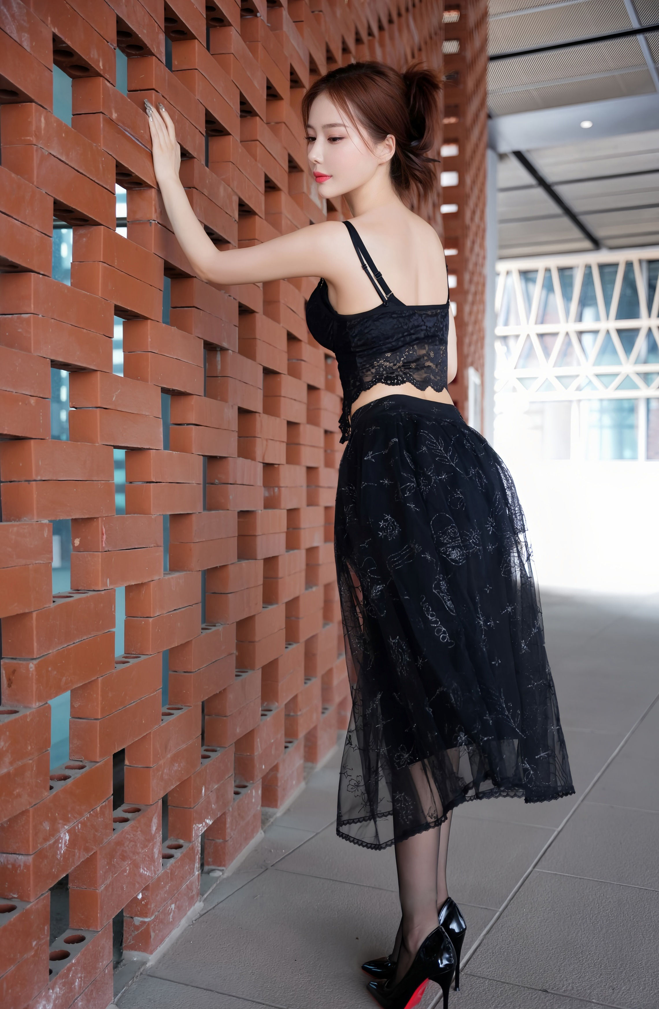 [XiuRen秀人网] 2025.11.21 No.11016 白芷yy 黑色情趣内衣 性感写真 [79+1P]