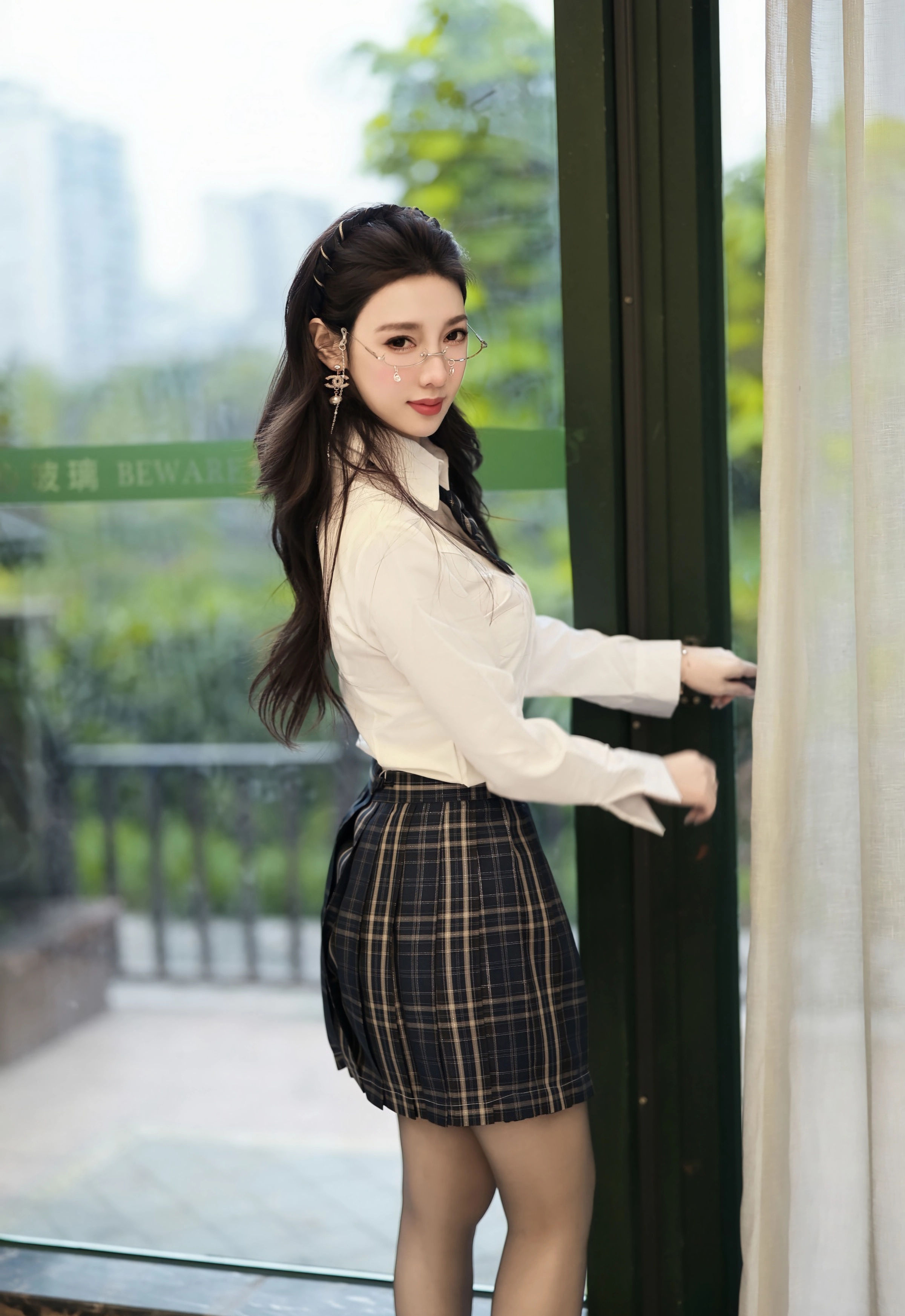 [YOUMI尤蜜荟] 2025.11.21 VOL.1183 Twins-桃桃 JK制服 魅惑黑丝 性感写真 [92+1P]