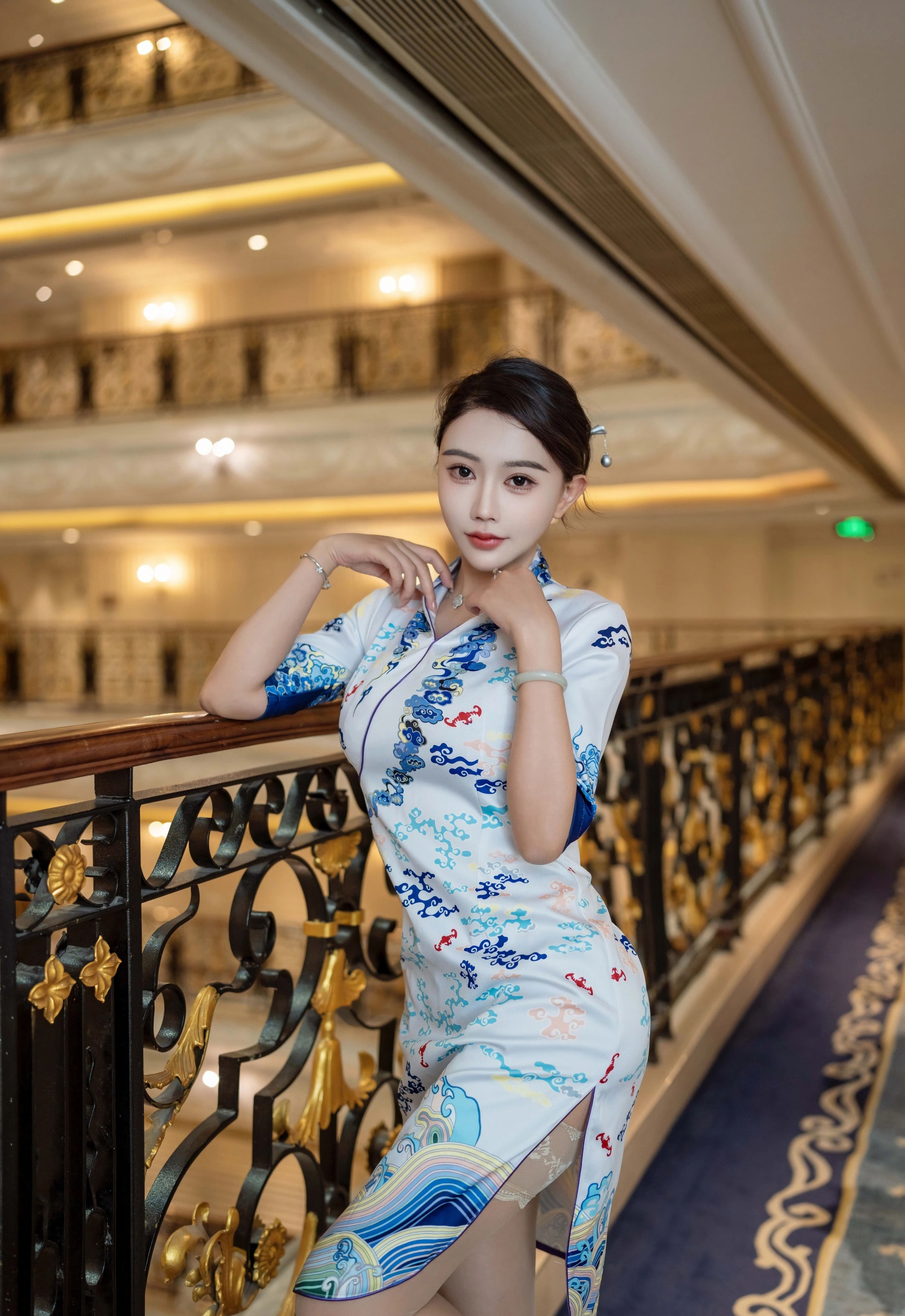 [XINGYAN星颜社] 2025.11.27 VOL.435 李若汐 浅色旗袍 魅惑肉丝 性感写真 [76+1P]