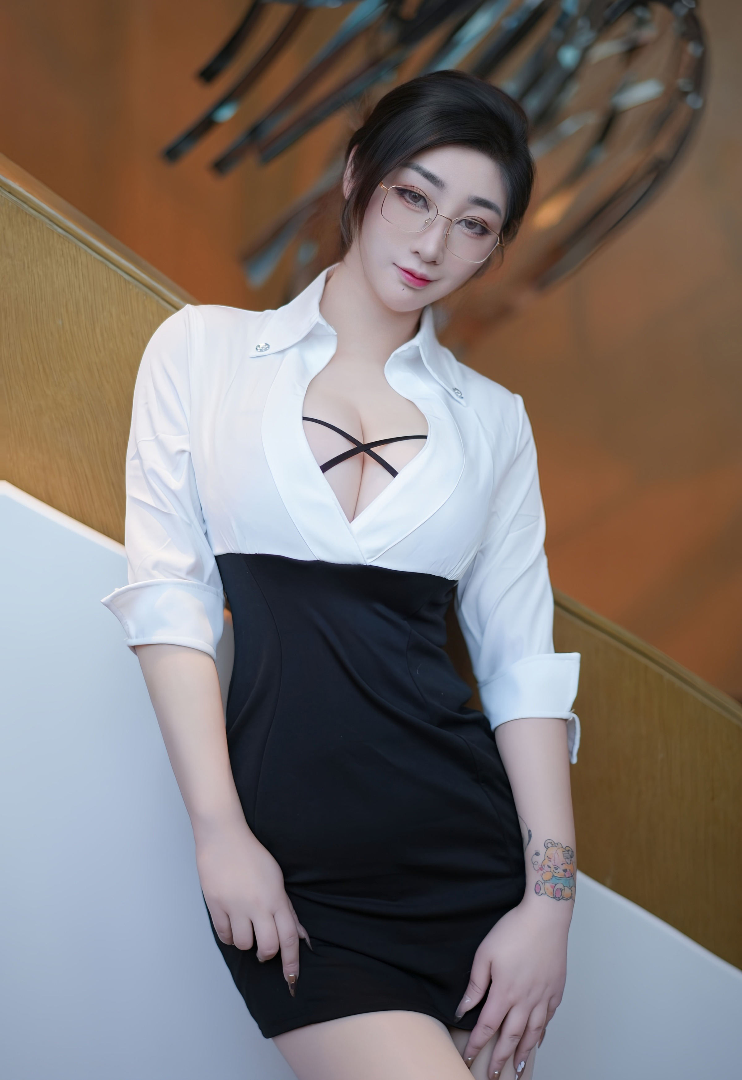 [XiuRen秀人网] 2025.11.28 No.11045 妲己_Toxic 诱人肉色丝袜 性感写真 [80+1P]