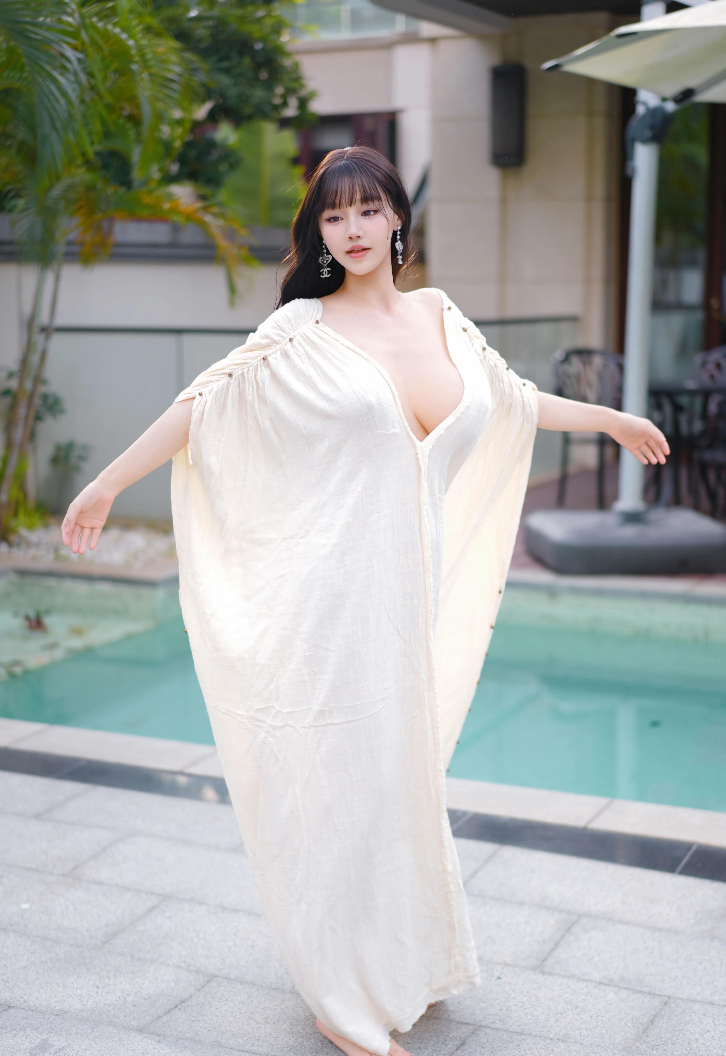 [YOUMI尤蜜荟] 2025.11.28 VOL.1185 心上可Flora 性感浅色浴袍 新加坡旅拍写真 [85+1P]