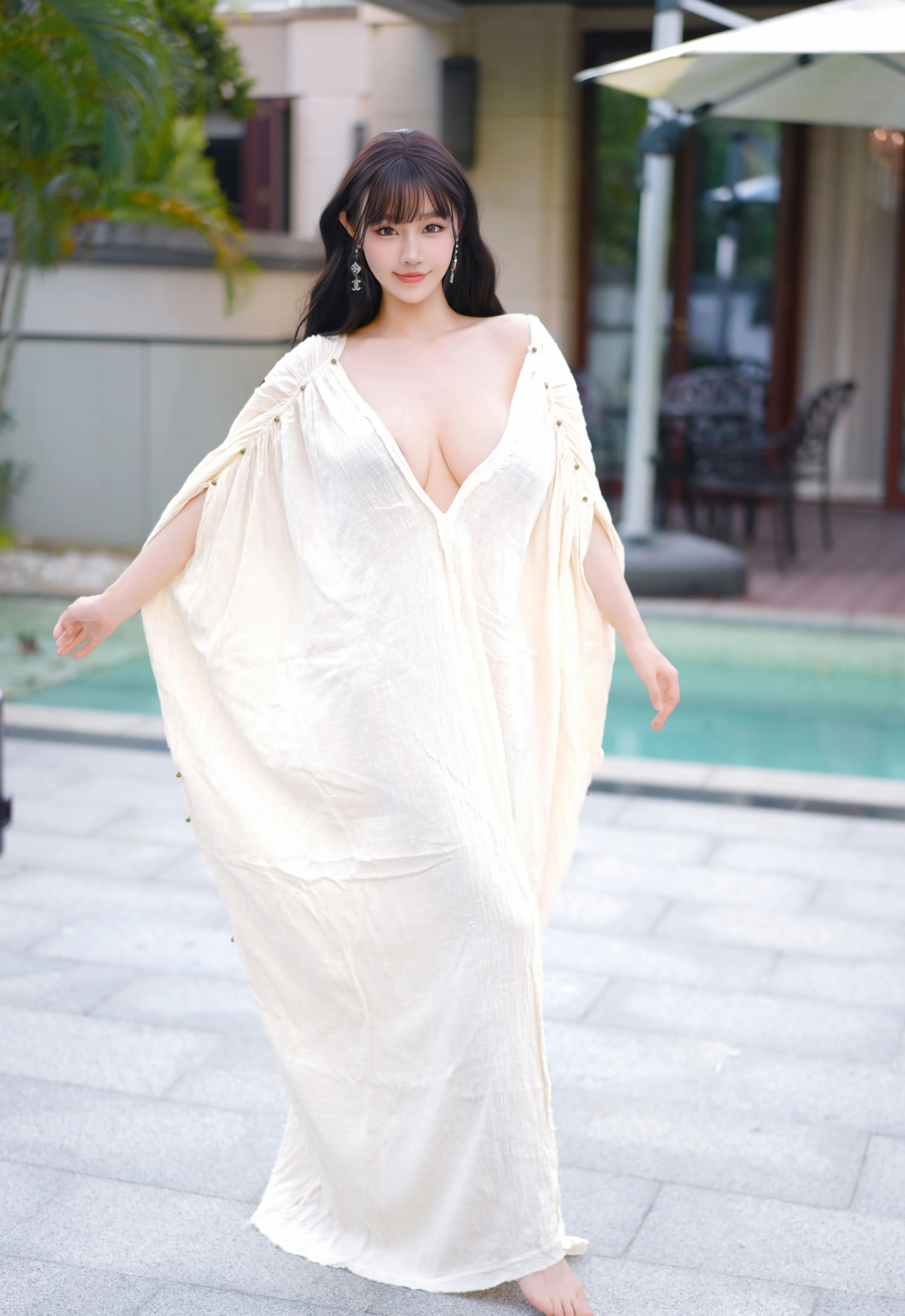 [YOUMI尤蜜荟] 2025.11.28 VOL.1185 心上可Flora 性感浅色浴袍 新加坡旅拍写真 [85+1P]