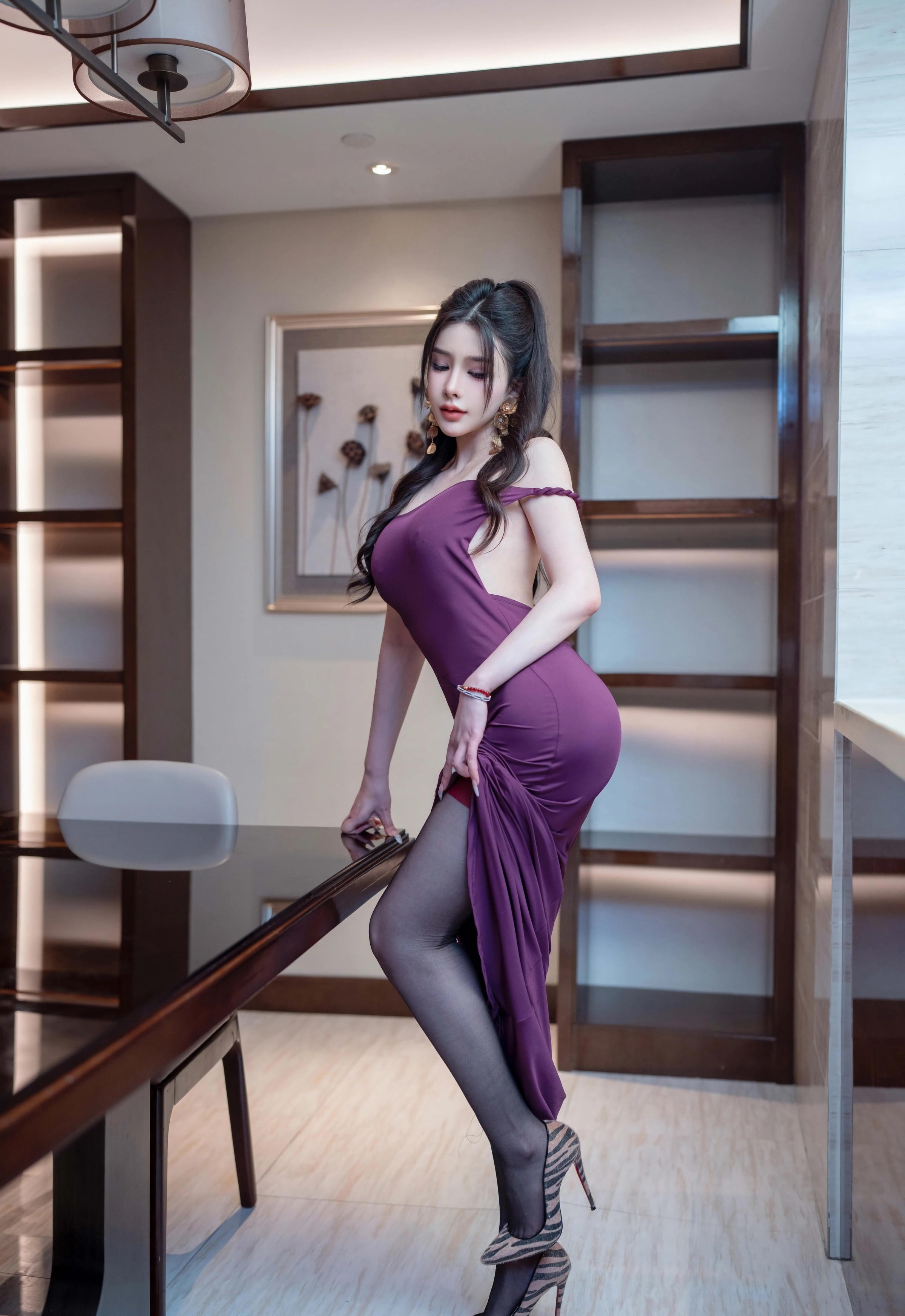 [XINGYAN星颜社] 2025.11.28 VOL.436 李丽莎 紫色连衣裙 性感写真 [75+1P]