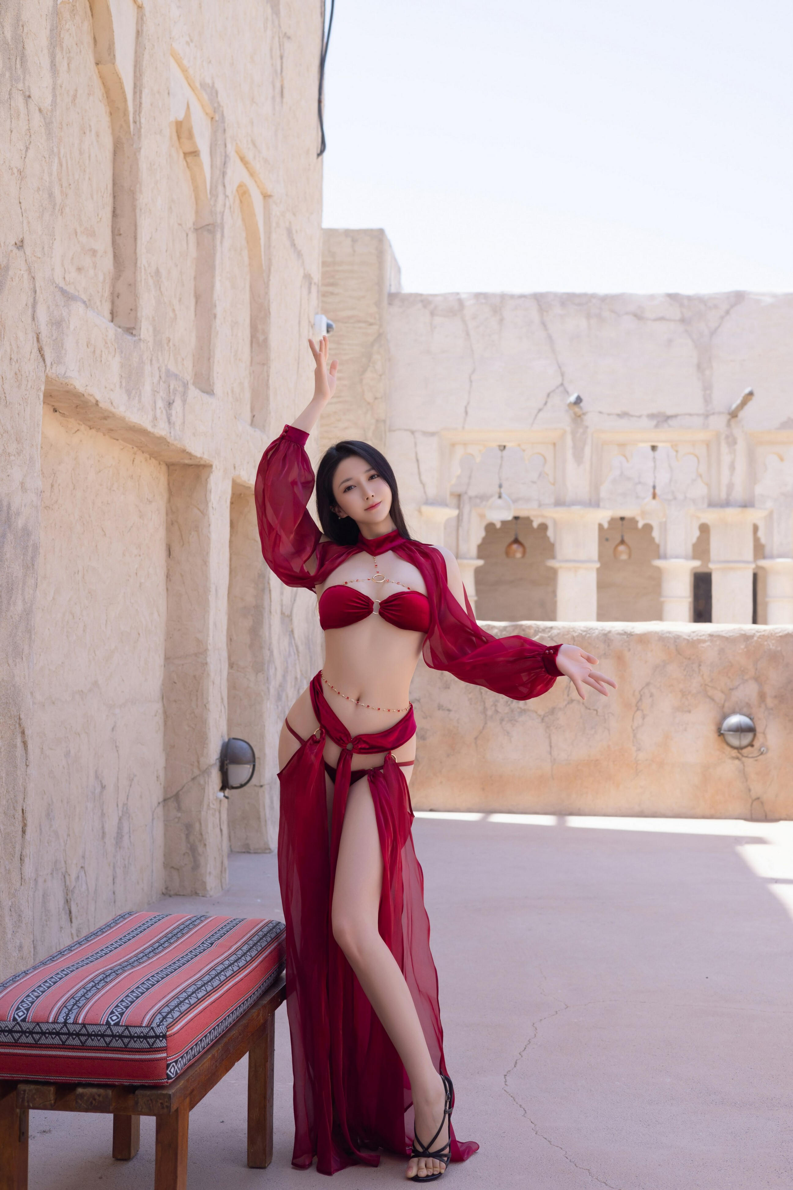 [秀人内购] 鱼子酱Fish 诱人私拍福利 惊红之舞