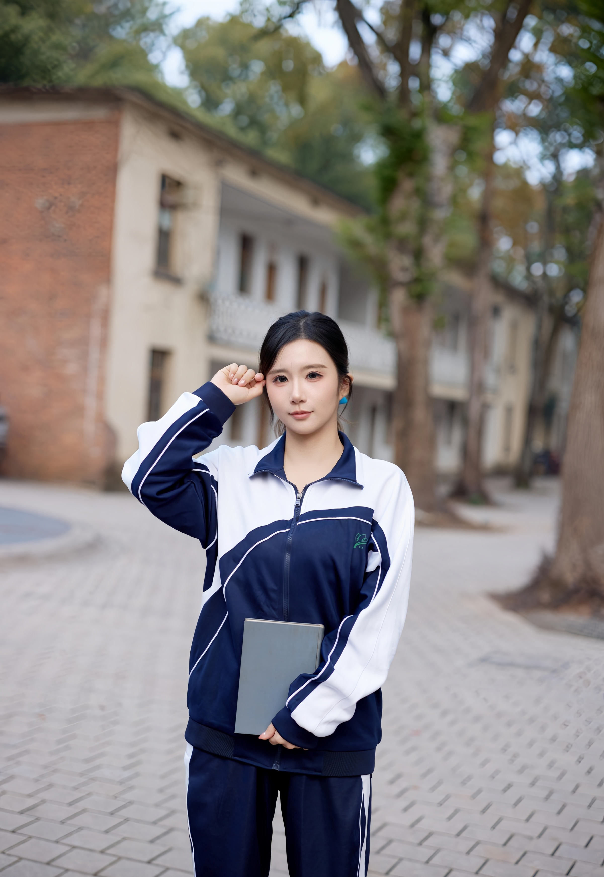 [XiuRen秀人网] 2025.12.12 No.11103 小肉肉咪 深色学生装 性感写真 [72+1P]