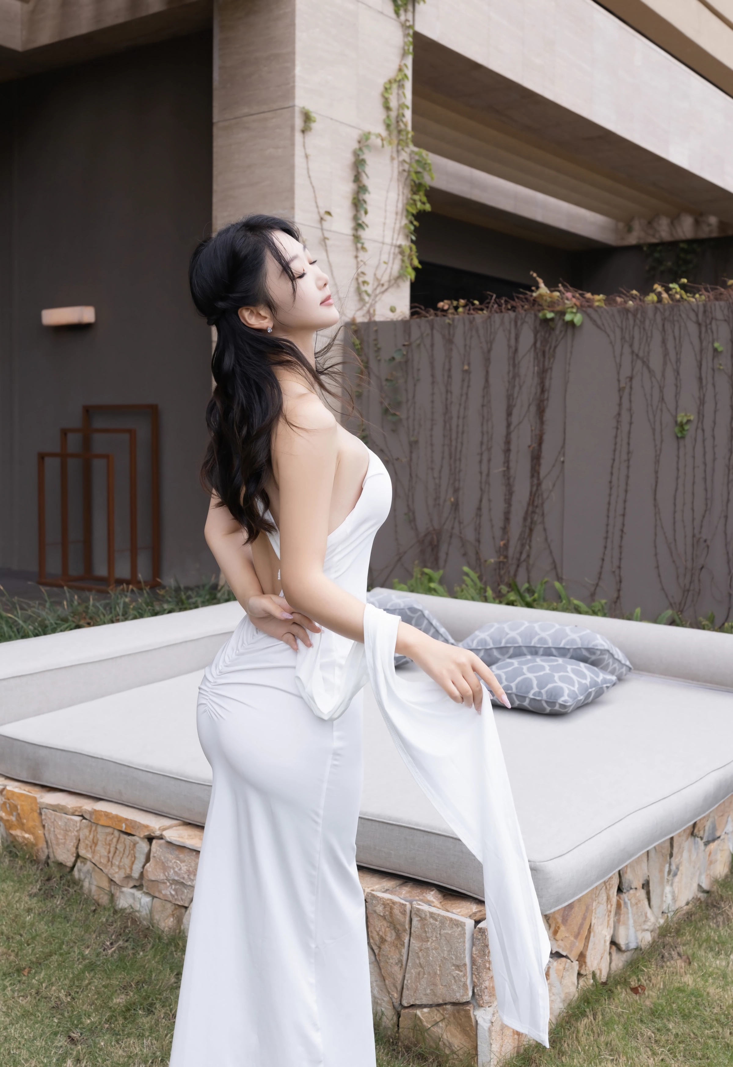 [XiuRen秀人网] 2025.12.15 No.11109 唐安琪 白色长裙 肉色丝袜 性感写真 [77+1P]