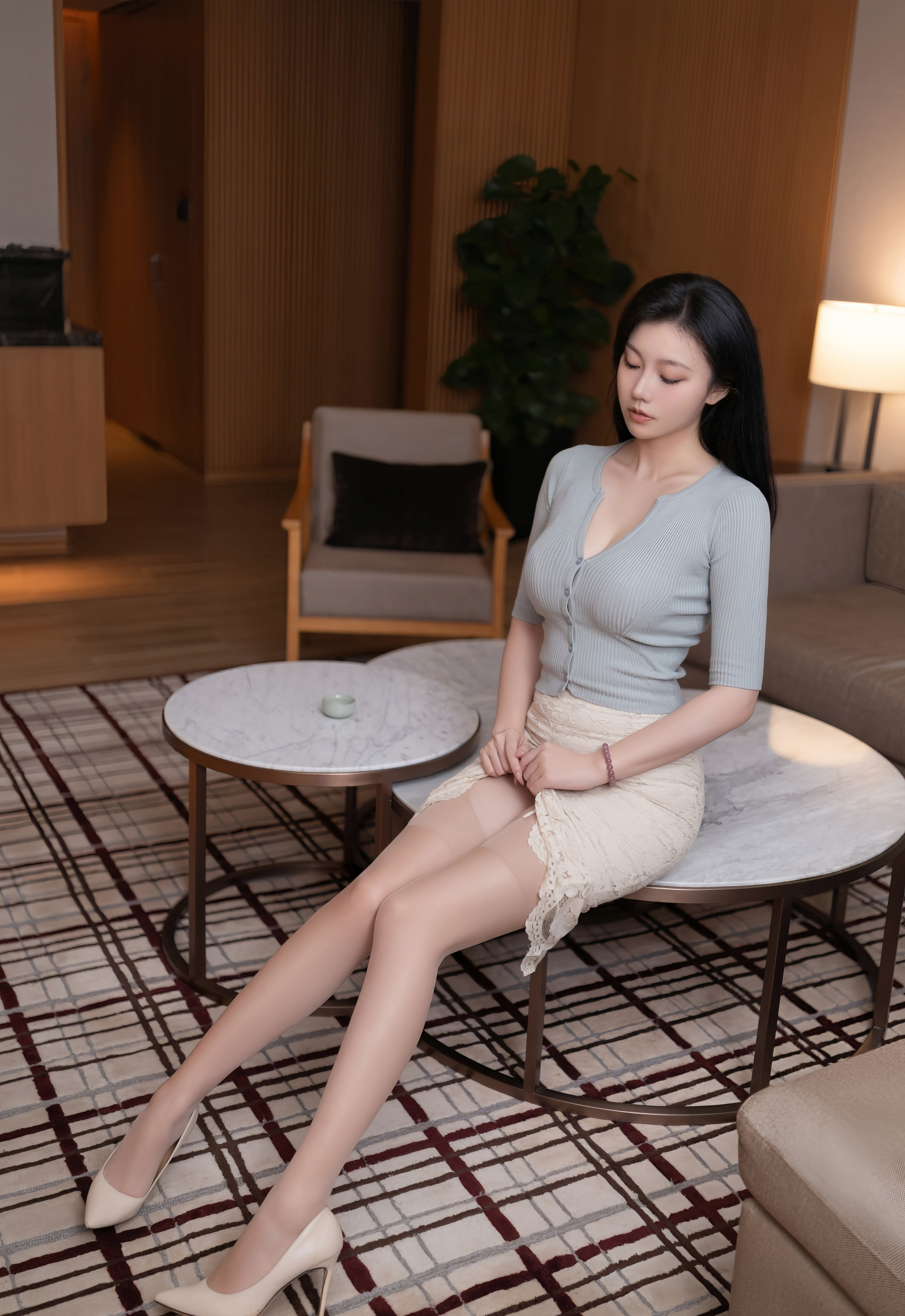 [XiuRen秀人网] 2025.12.16 No.11116 安然anran 浅色蕾丝裙 性感写真 [80+1P]