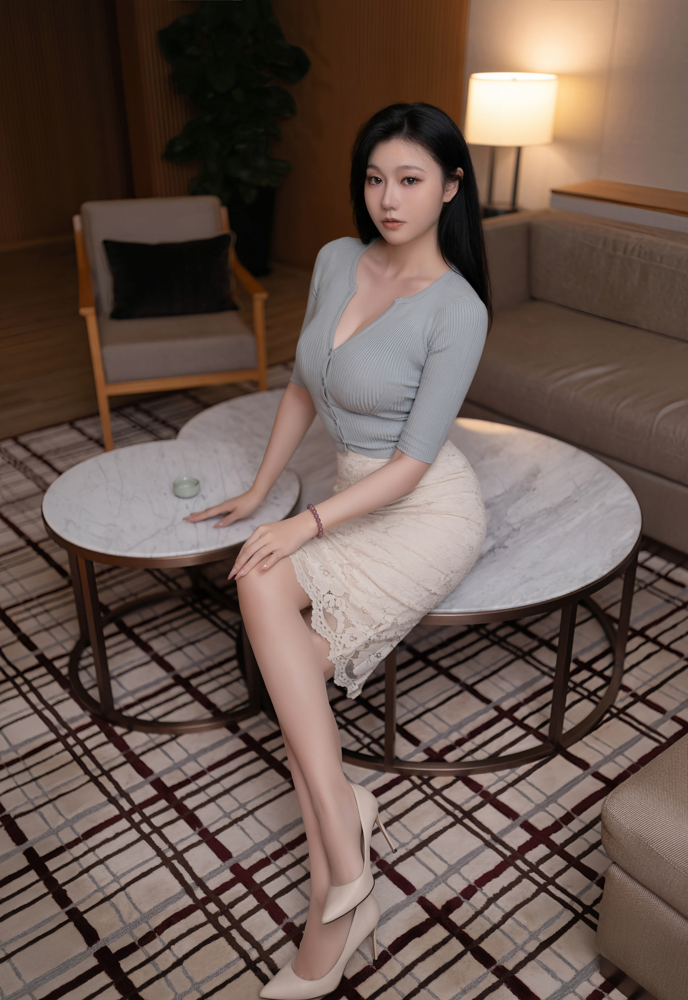 [XiuRen秀人网] 2025.12.16 No.11116 安然anran 浅色蕾丝裙 性感写真 [80+1P]