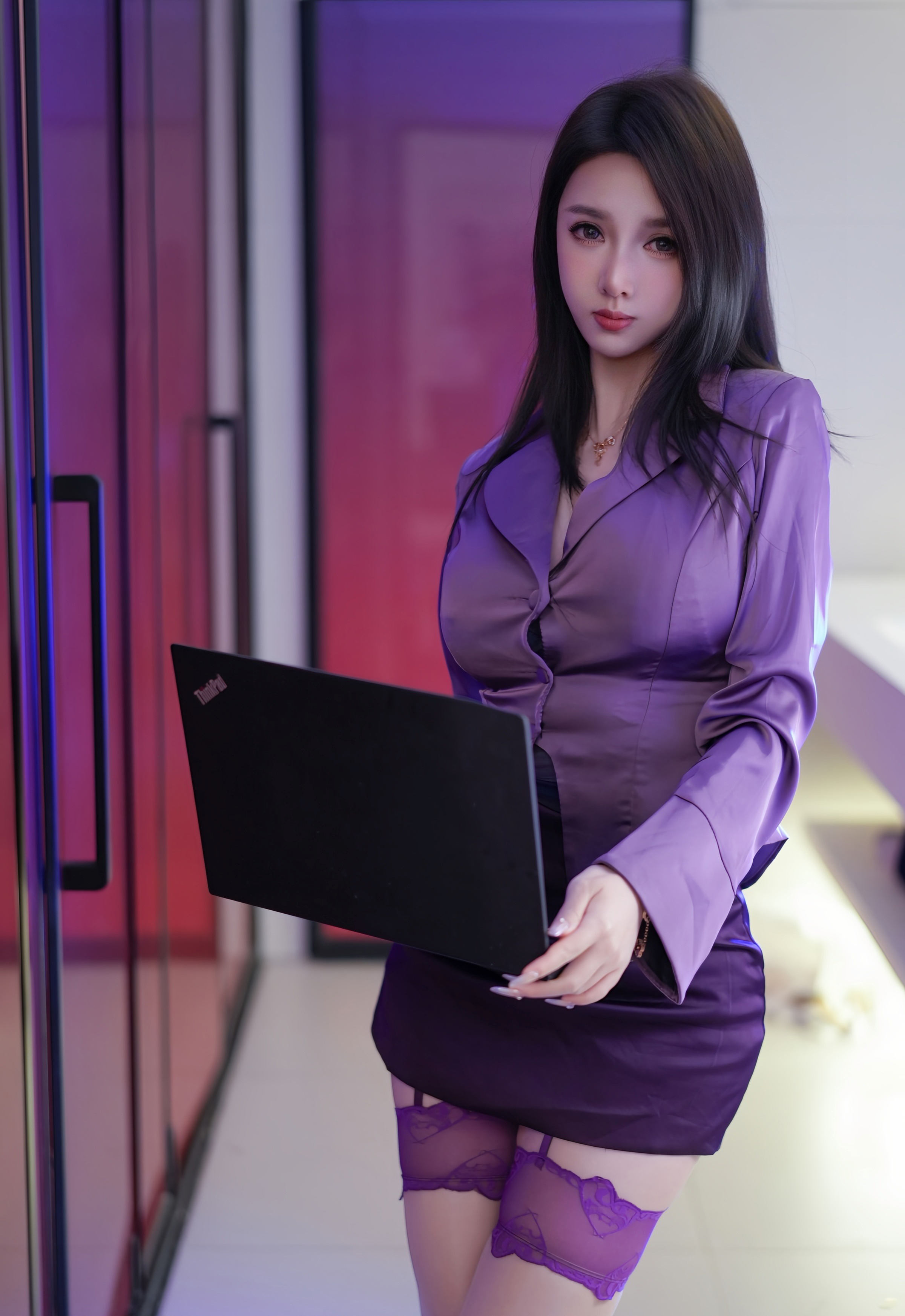 [XiuRen秀人网] 2025.12.17 No.11120 Twins-夭夭 紫色衬衫 紫色丝袜 性感写真 [74+1P]