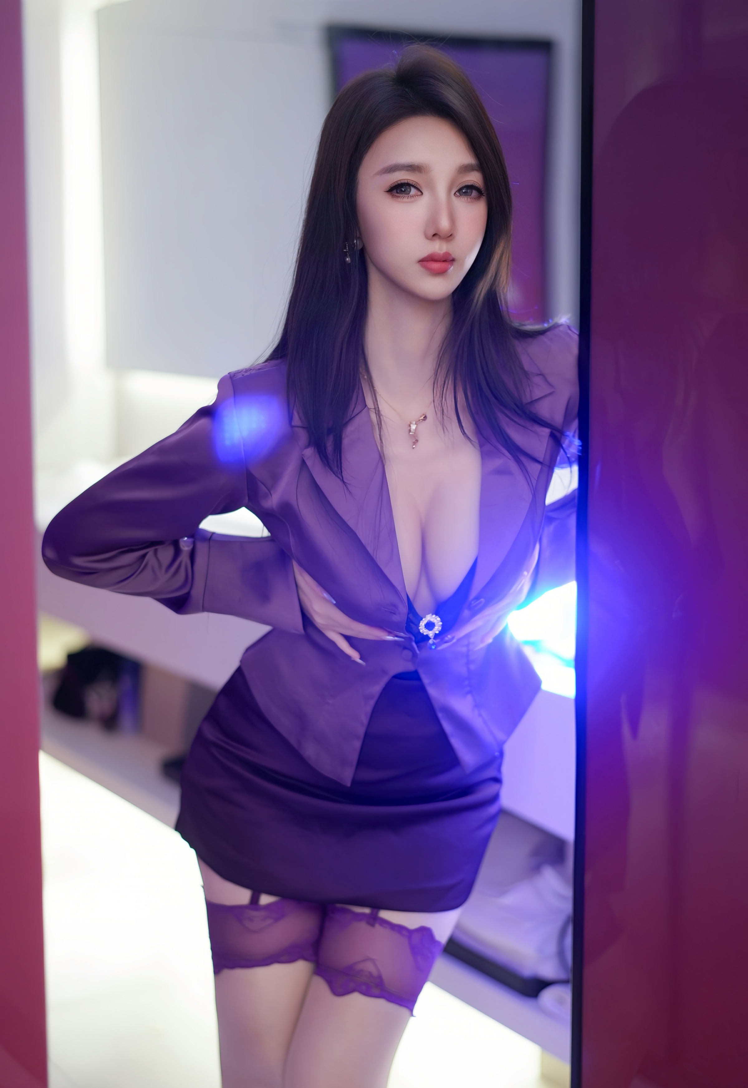 [XiuRen秀人网] 2025.12.17 No.11120 Twins-夭夭 紫色衬衫 紫色丝袜 性感写真 [74+1P]