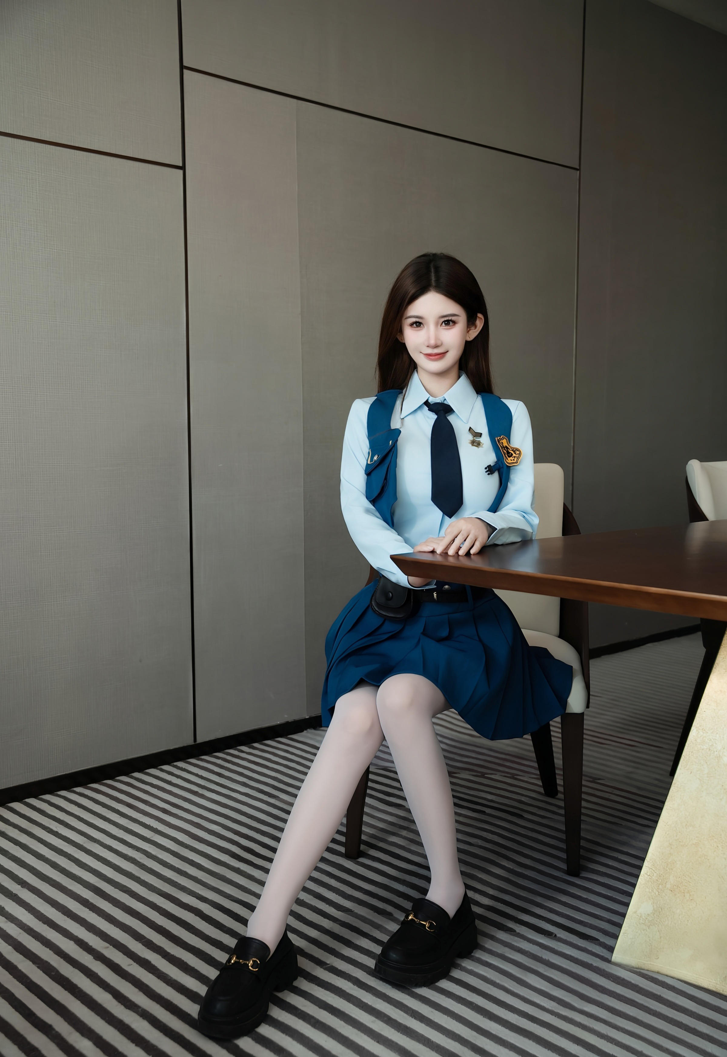 [XiuRen秀人网] 2025.12.23 No.11141 苏甜橙子 JK制服 白色丝袜 性感写真 [50+1P]