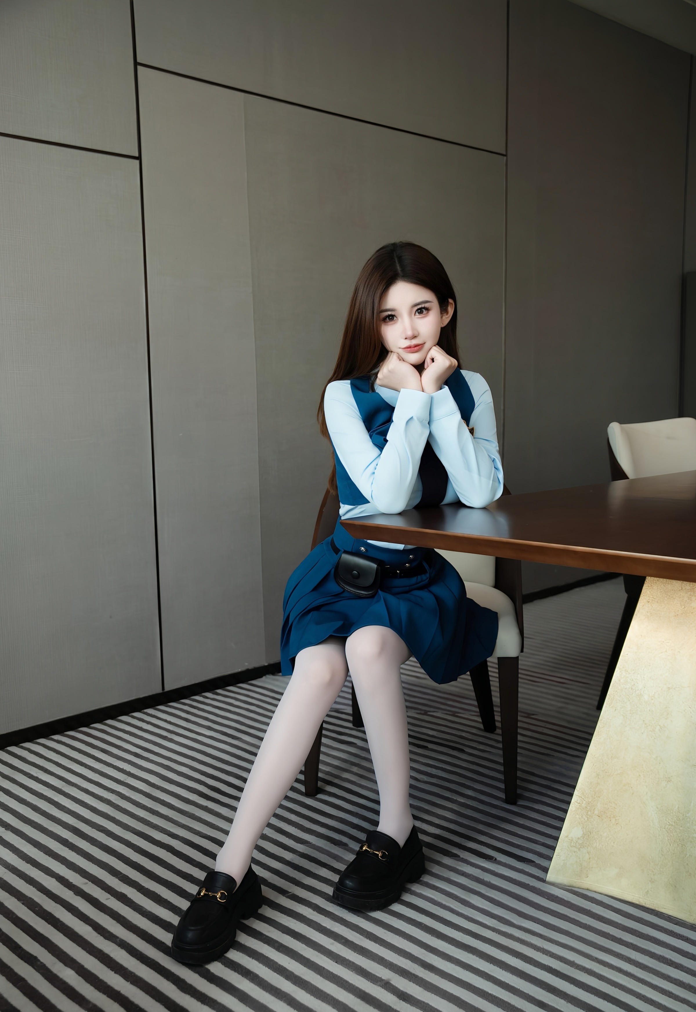 [XiuRen秀人网] 2025.12.23 No.11141 苏甜橙子 JK制服 白色丝袜 性感写真 [50+1P]