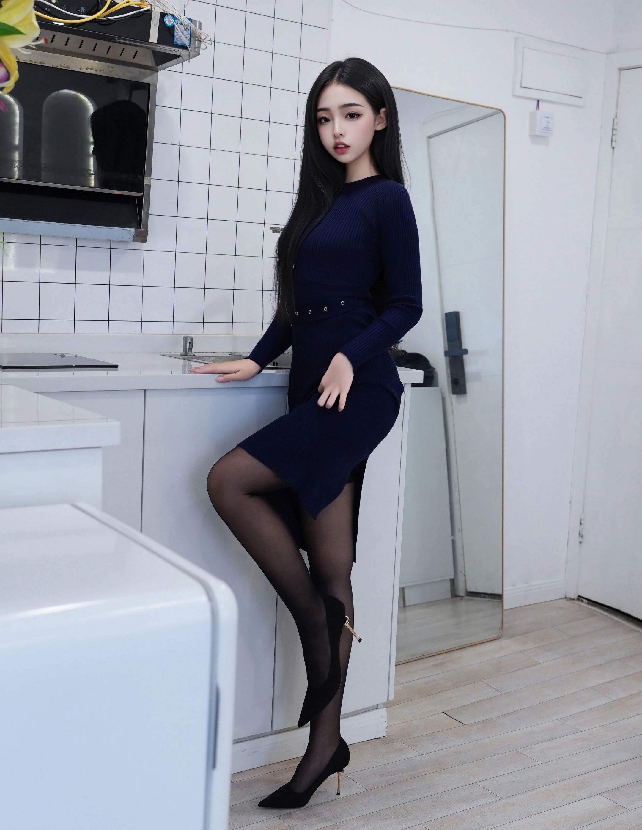 [XiuRen秀人网] 2025.12.30 No.11173 虞姬无悔 蓝色连衣短裙 魅惑黑丝 性感写真 [62+1P]