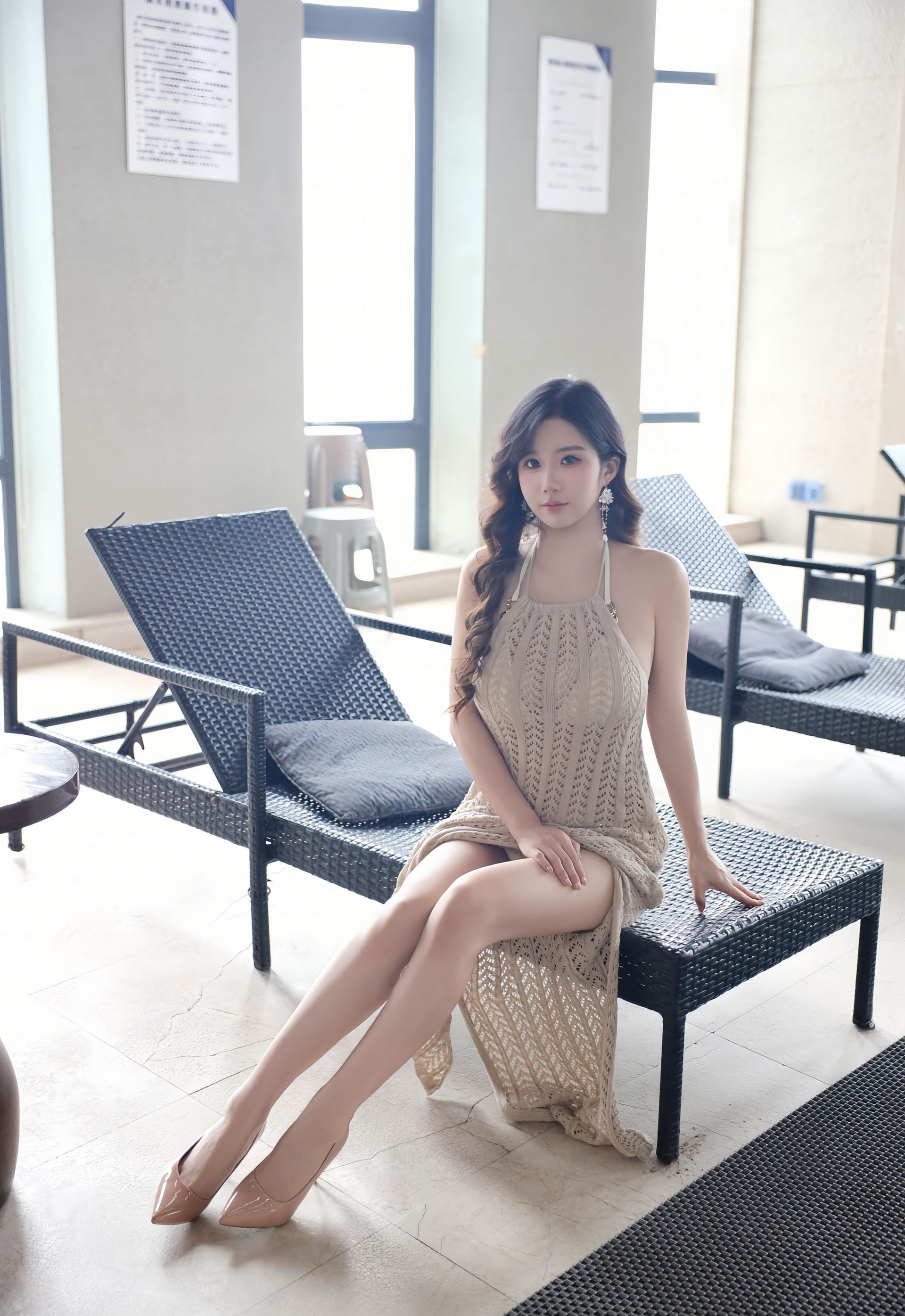 [XiuRen秀人网] 2025.12.31 No.11182 小肉肉咪 浅色连衣裙 白色泳衣 性感写真 [80+1P]