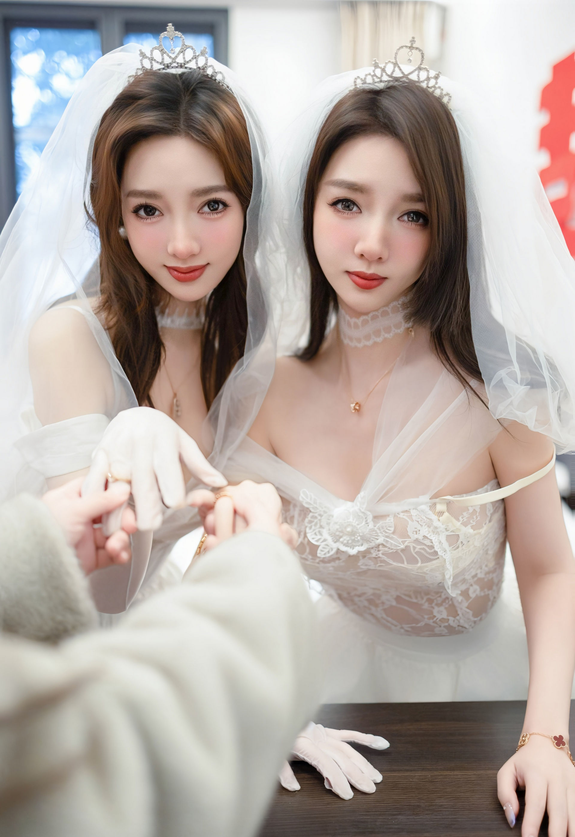 [XiuRen秀人网] 2025.12.31 No.11184 Twins-夭夭 Twins-桃桃 最新一期模特合集 [81+1P]